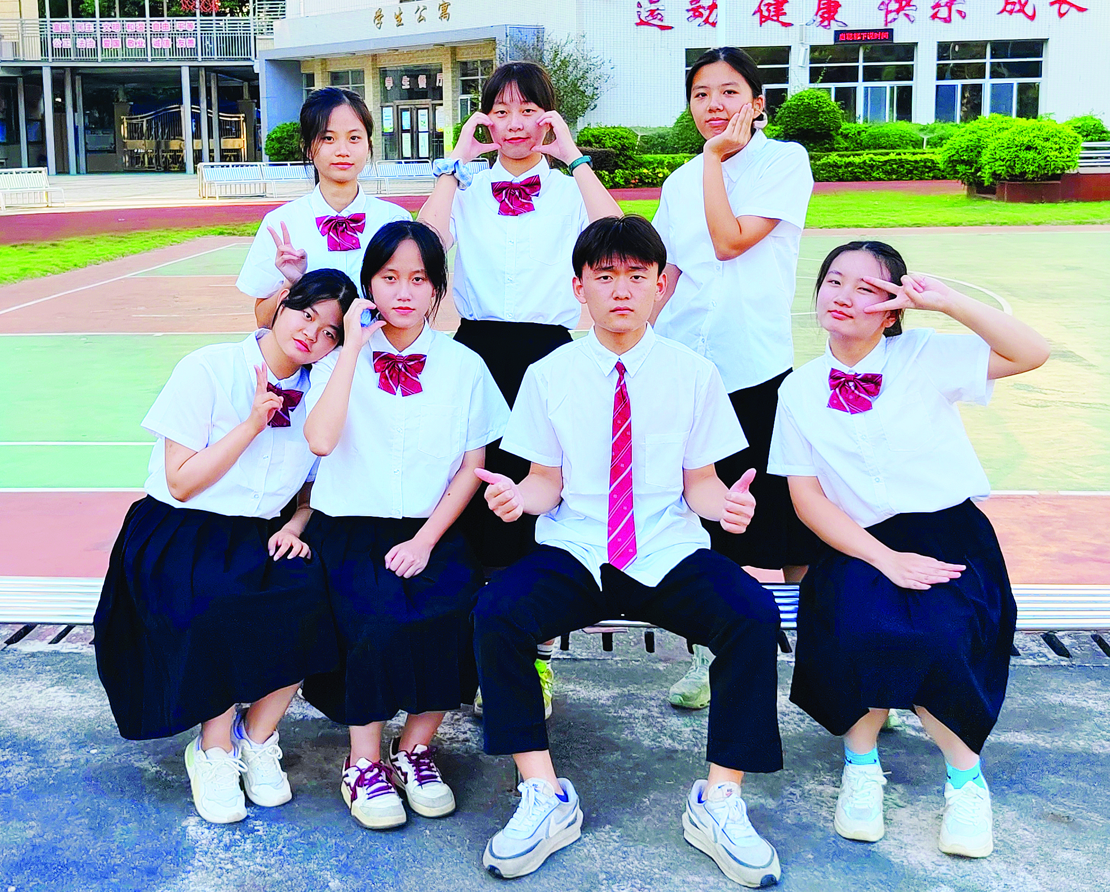     惠州市特殊学校7名听障学子全部圆了大学梦。图片由受访者提供