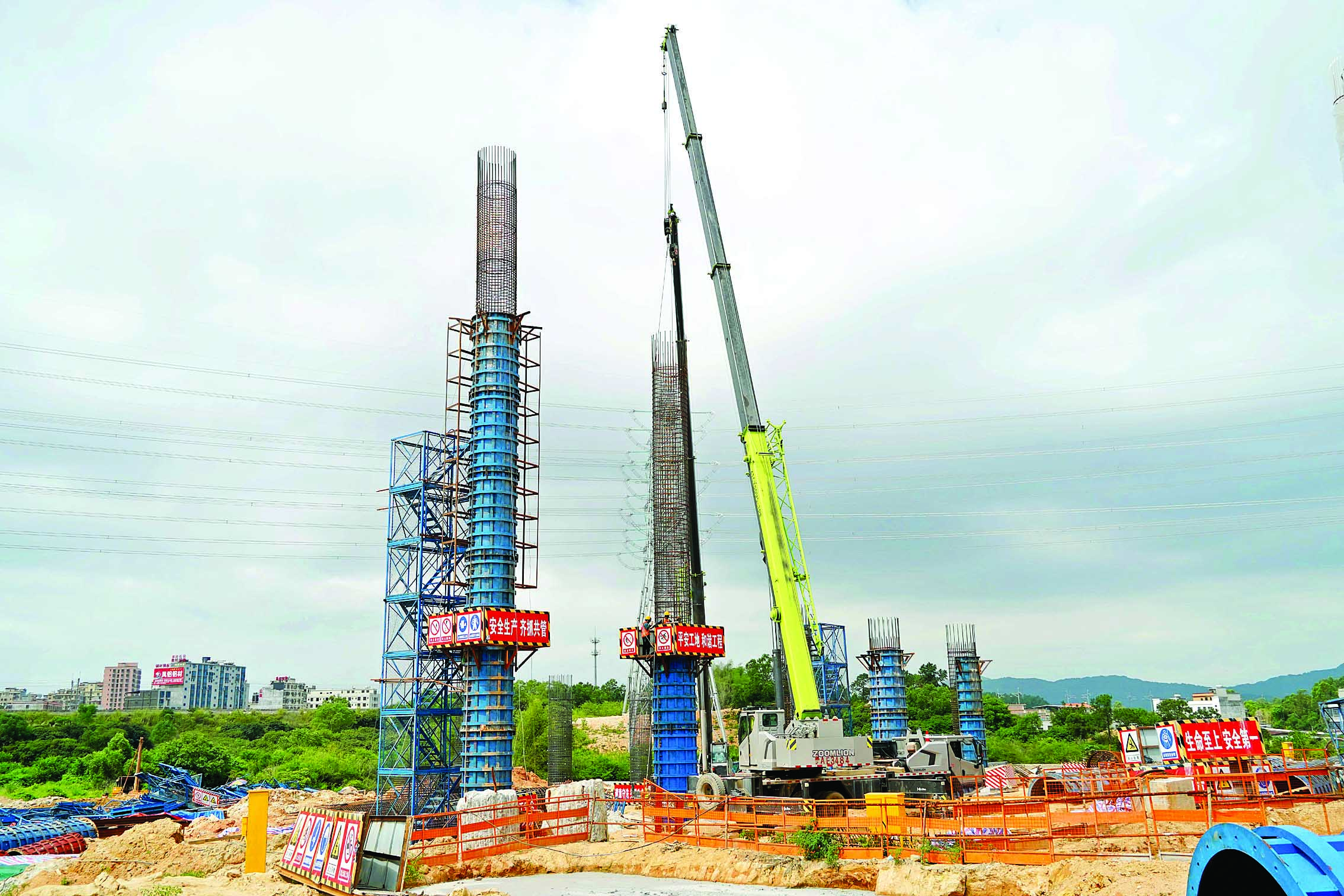     惠州稔平环岛高速项目吉隆（枢纽）施工现场。