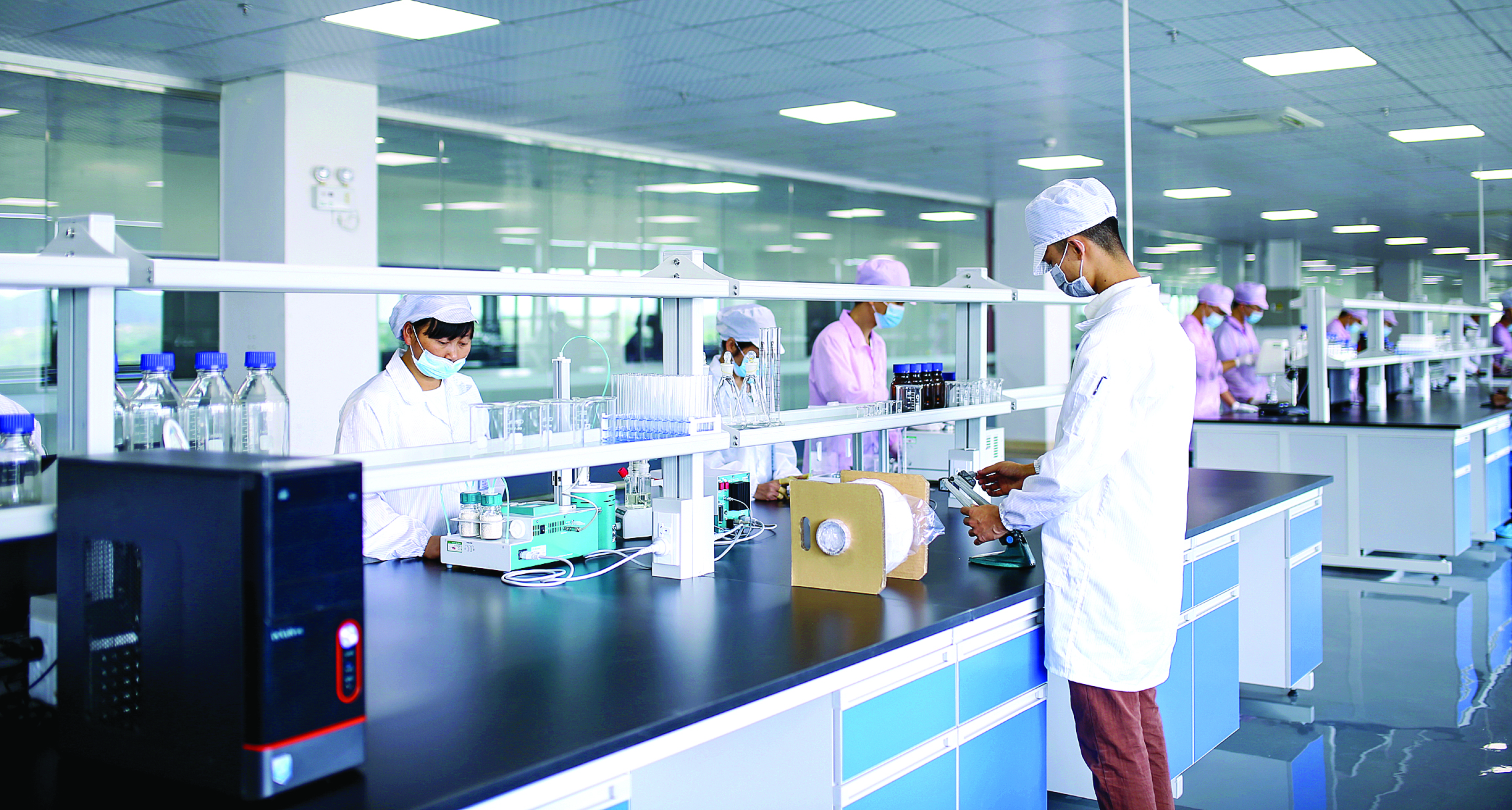     广东微电新能源等仲恺企业通过招引科研助理，构建层次清晰的人才梯队。这是广东微电新能源生产车间。