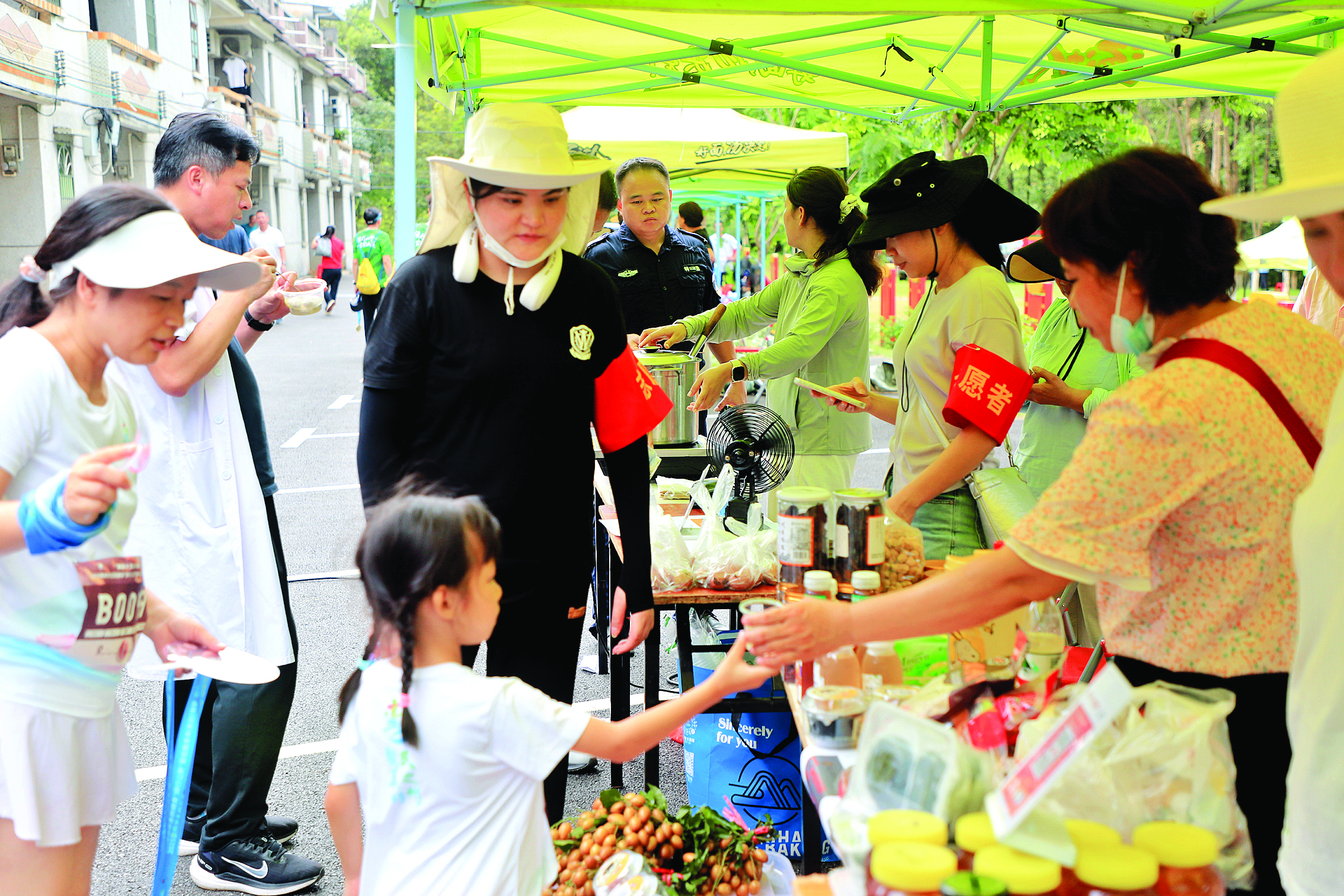 <p>    麻陂特产受欢迎。</p>