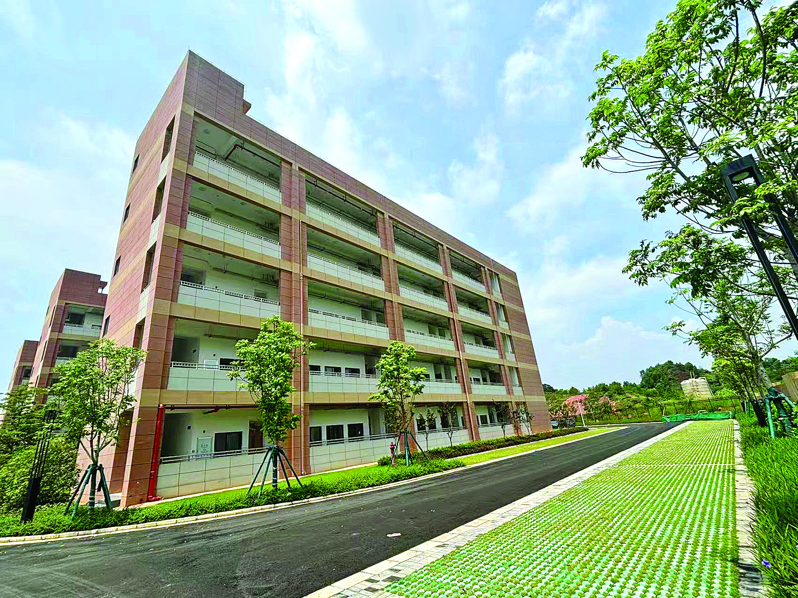     合生时代城配建小学（暂定名）的主体建筑已经全部完工。