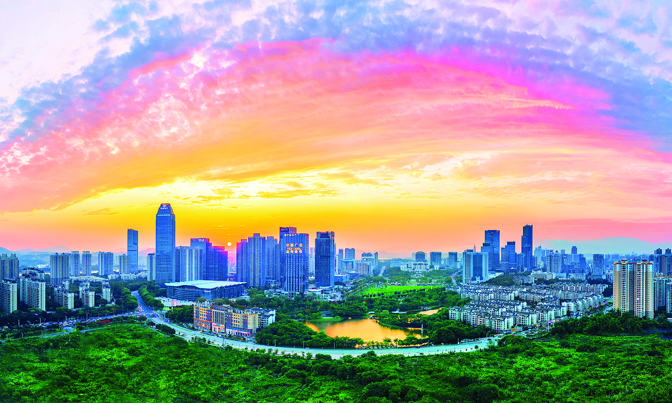     惠州城市发展日新月异。惠州东江图片社供图