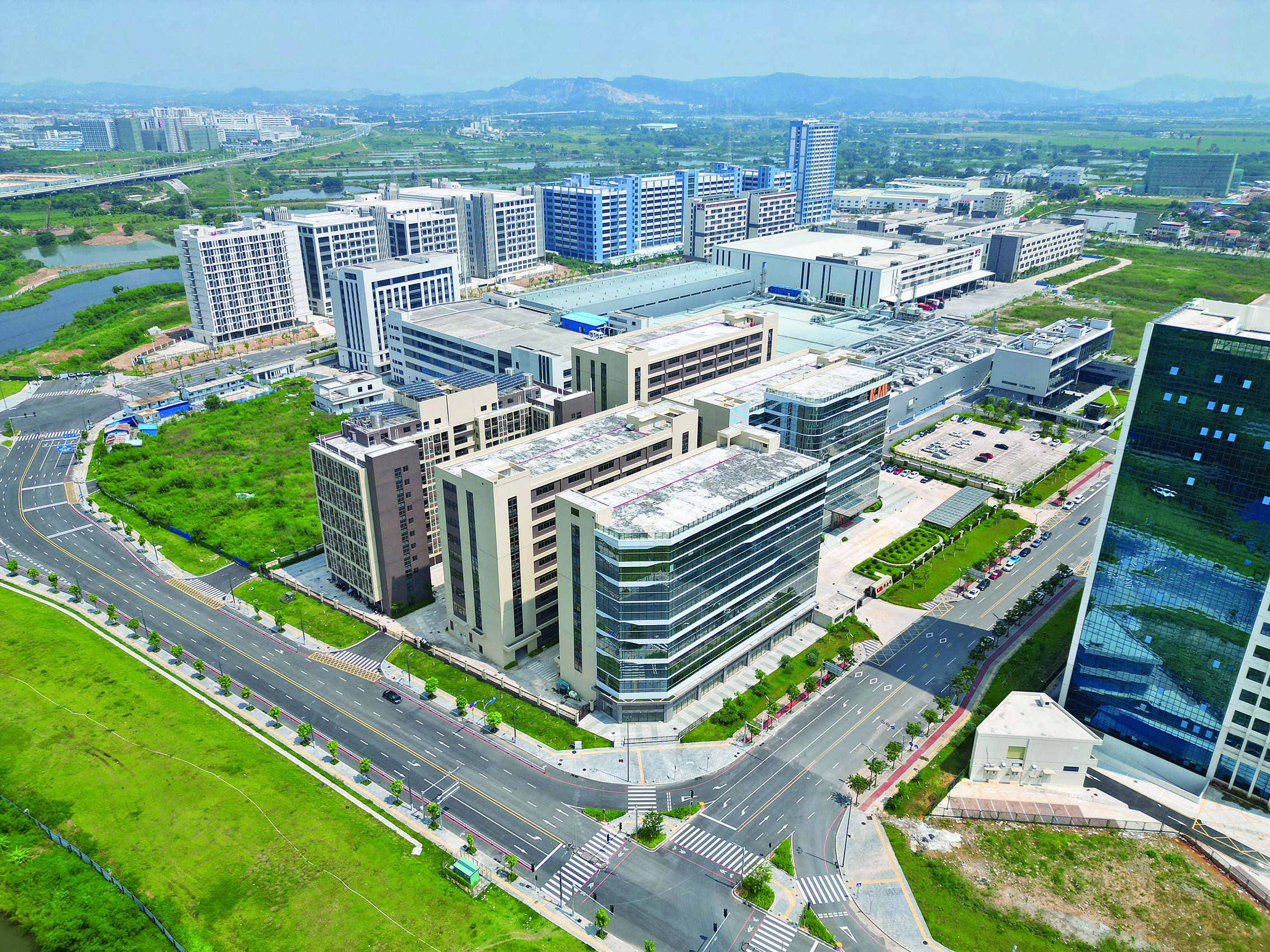     广东（仲恺）人工智能产业园一角。惠州东江图片社供图