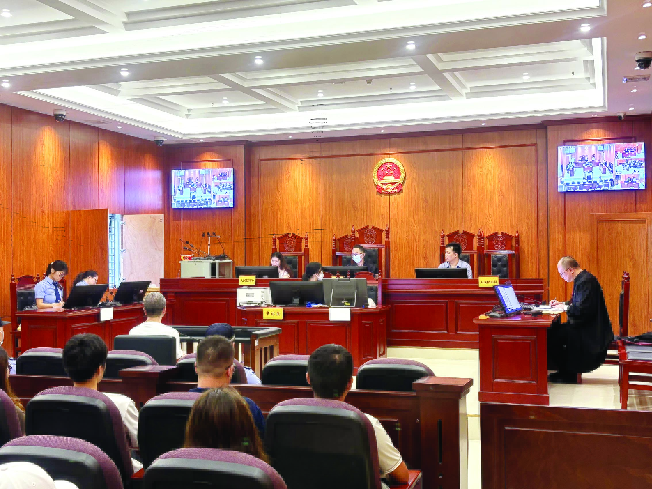 <p>    龙门县纪委监委组织党员干部开展旁听庭审警示教育。</p>