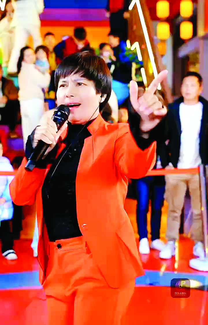     何映枚登上“中声大舞台”。