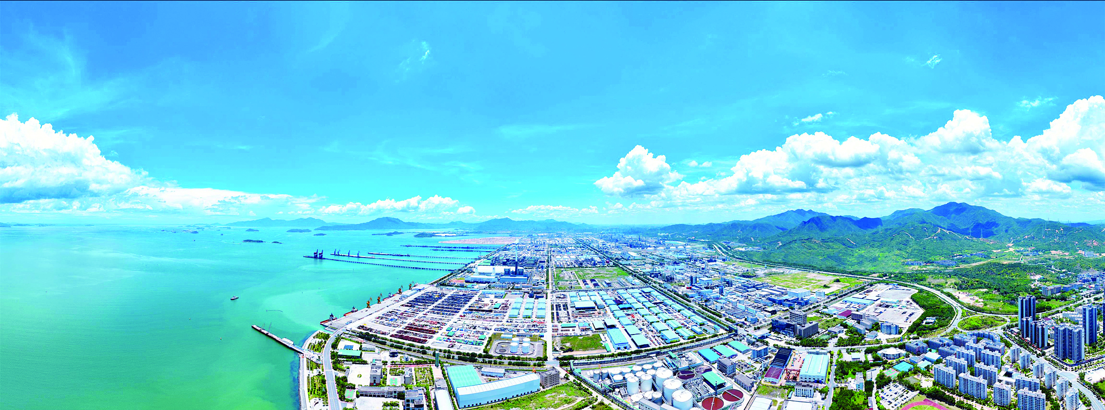     大亚湾石化区一角。惠州东江图片社供图