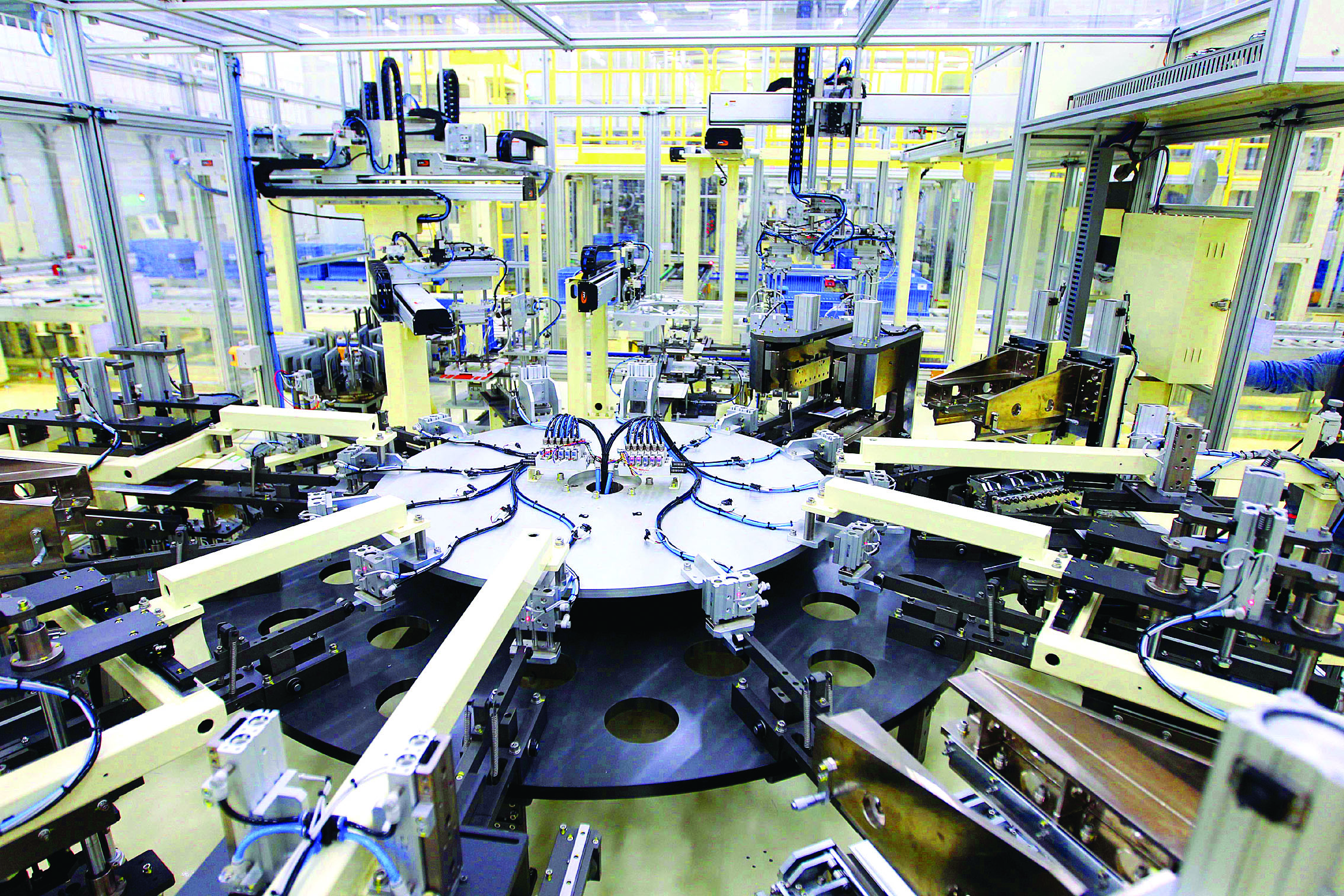     通过加大研发投入和成果转化力度，亿纬锂能在多个领域市场占有率位列前茅。