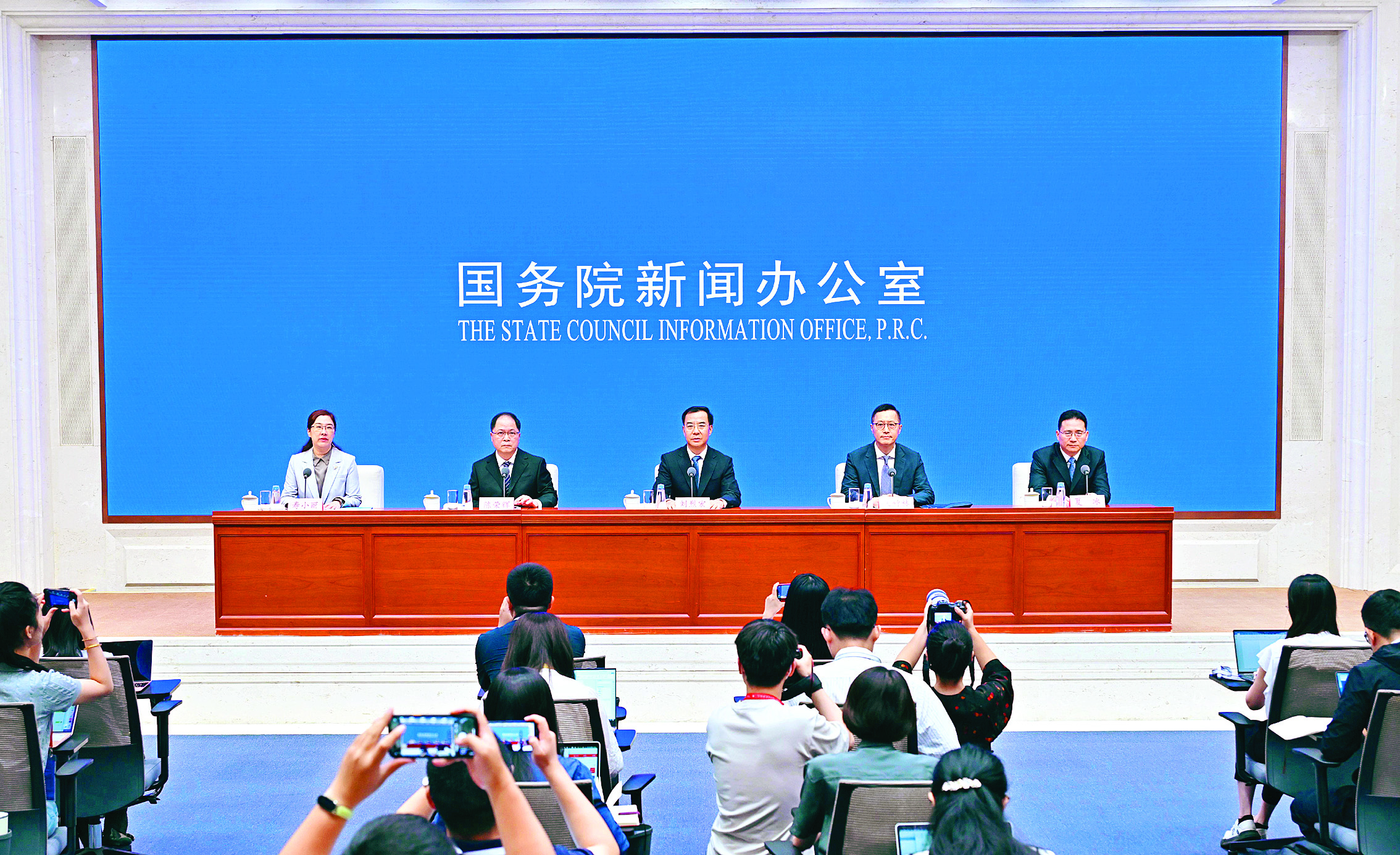     8月14日，国务院新闻办公室在北京举行“高质量完成‘十四五’规划”系列主题新闻发布会。新华社发