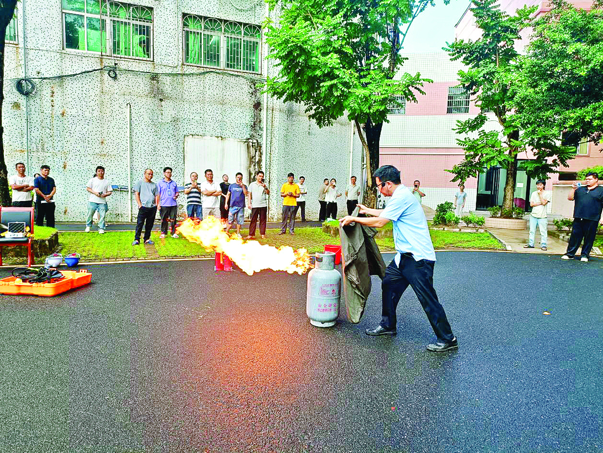     实操演练。图片由麻陂镇提供