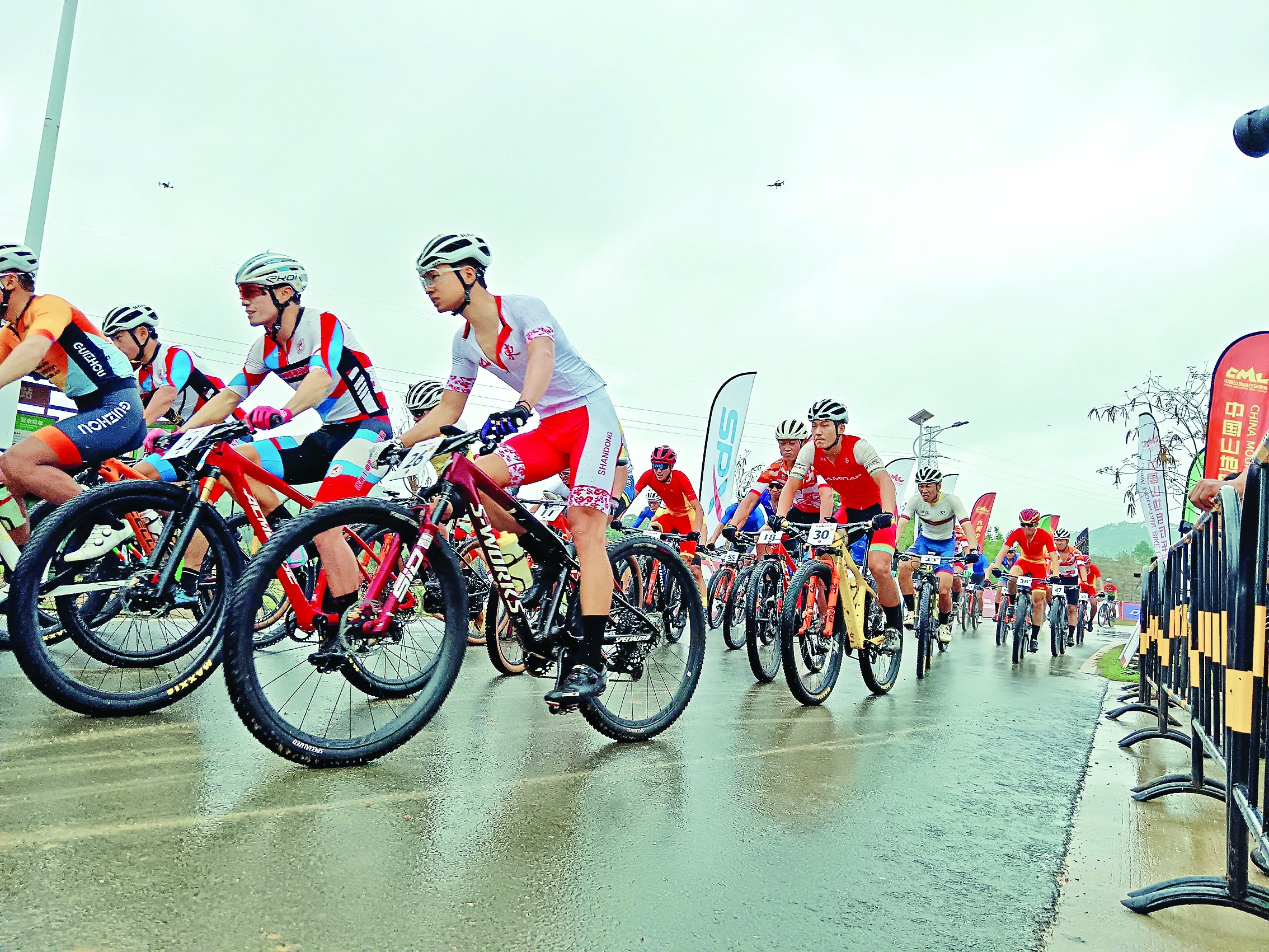     平山街道成功举办2025年中国山地自行车联赛（广东·惠东站）。
