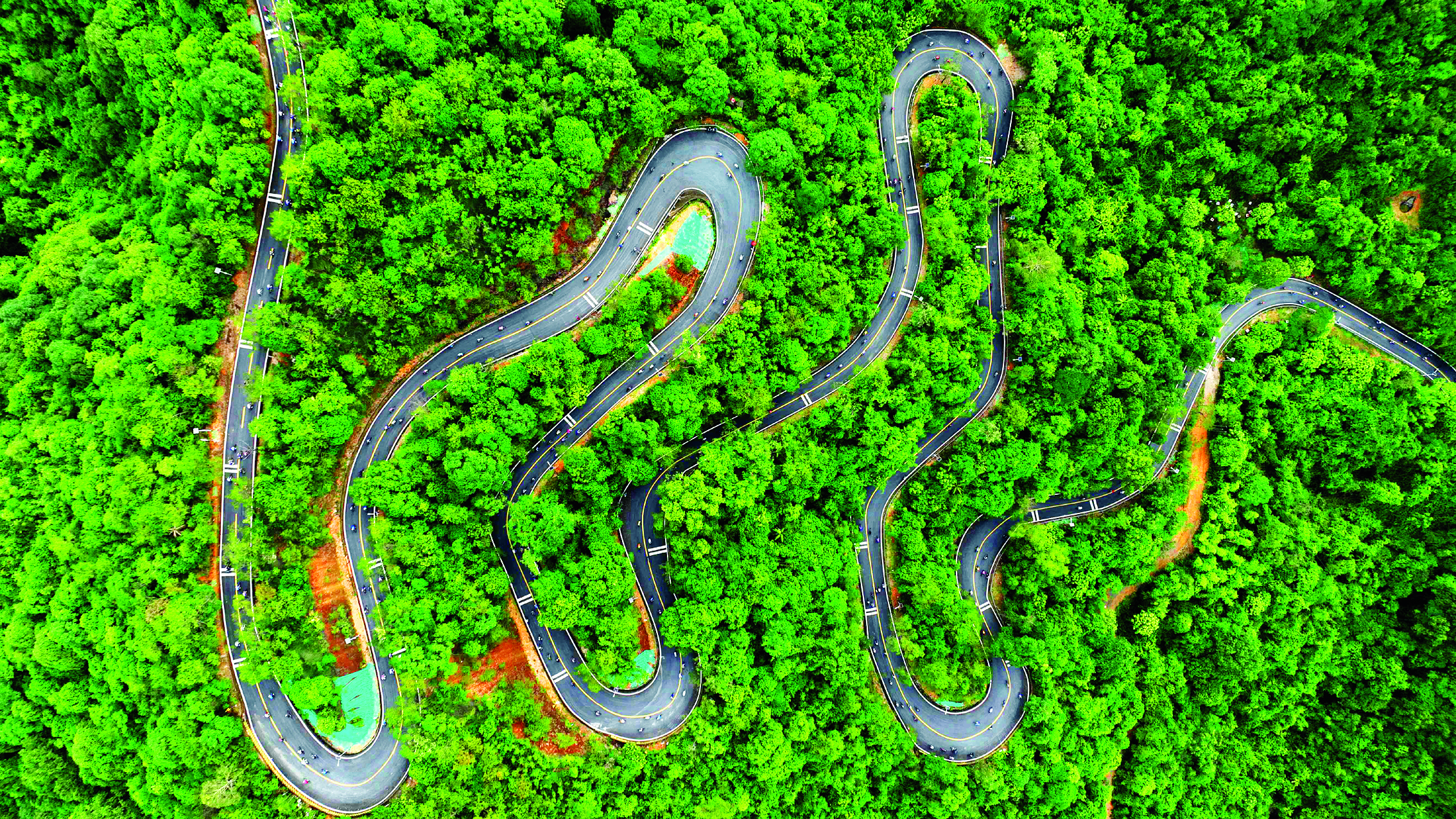     惠州环南昆山—罗浮山引领区最美旅游公路。惠州日报记者李松权 摄