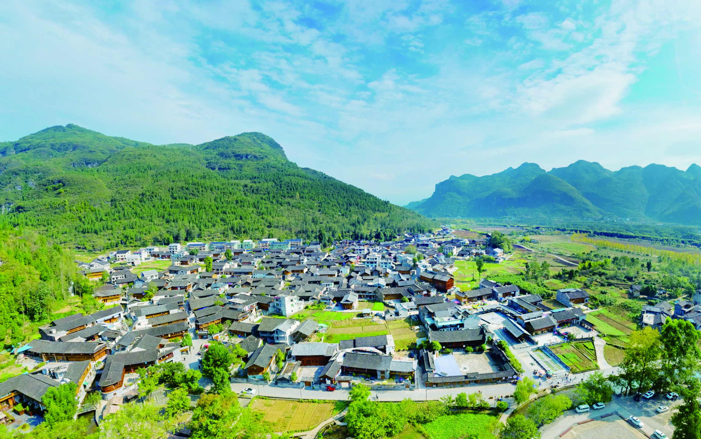     云舍，隐匿于梵净山脚下的原始土家村落。