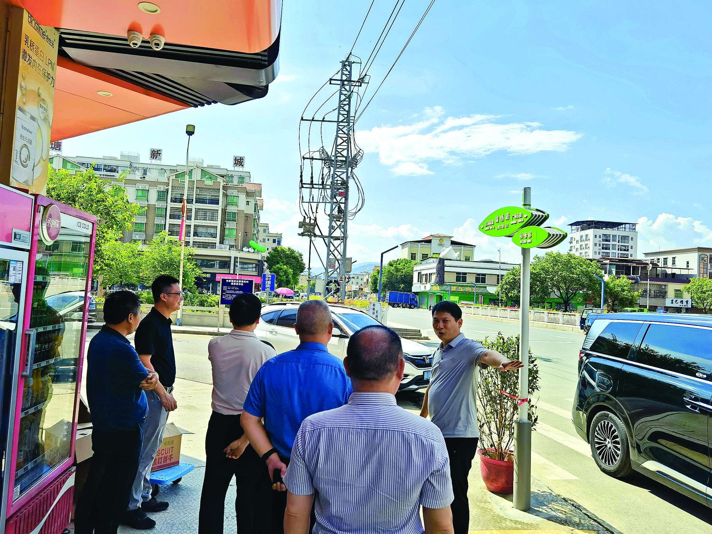     市“百千万工程”监督专班到乡镇风貌提升项目现场开展监督检查。