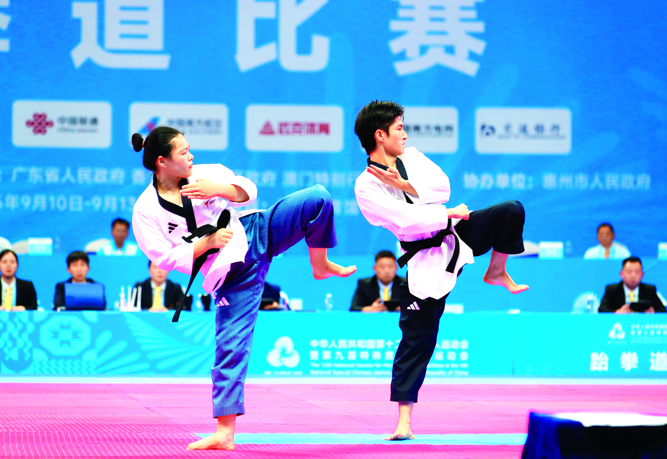     运动员在比赛中。惠州日报记者钟畅新 摄