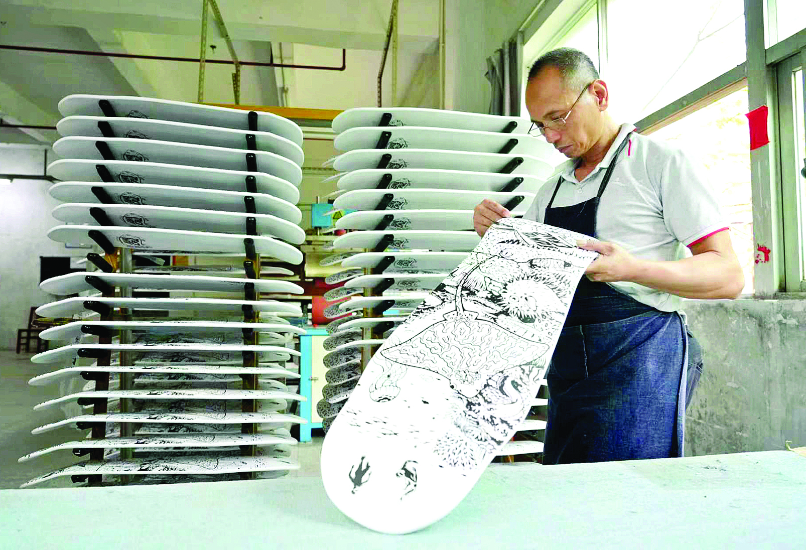 <p>    全球高端滑板市场中，每100块就有35至40块产自惠州。</p>