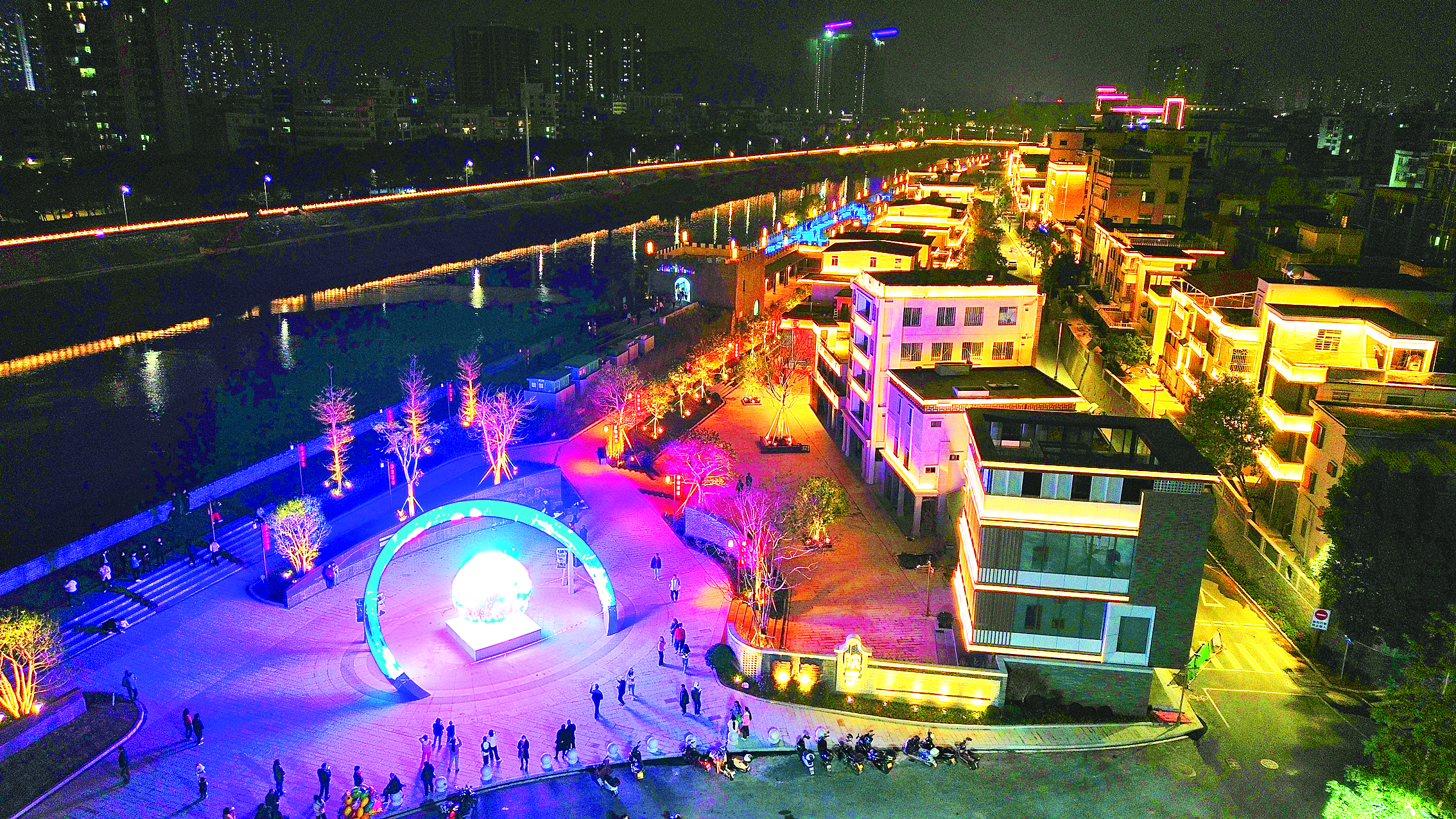     “双节”期间可在淡水墟文化特色街区感受动漫魅力。