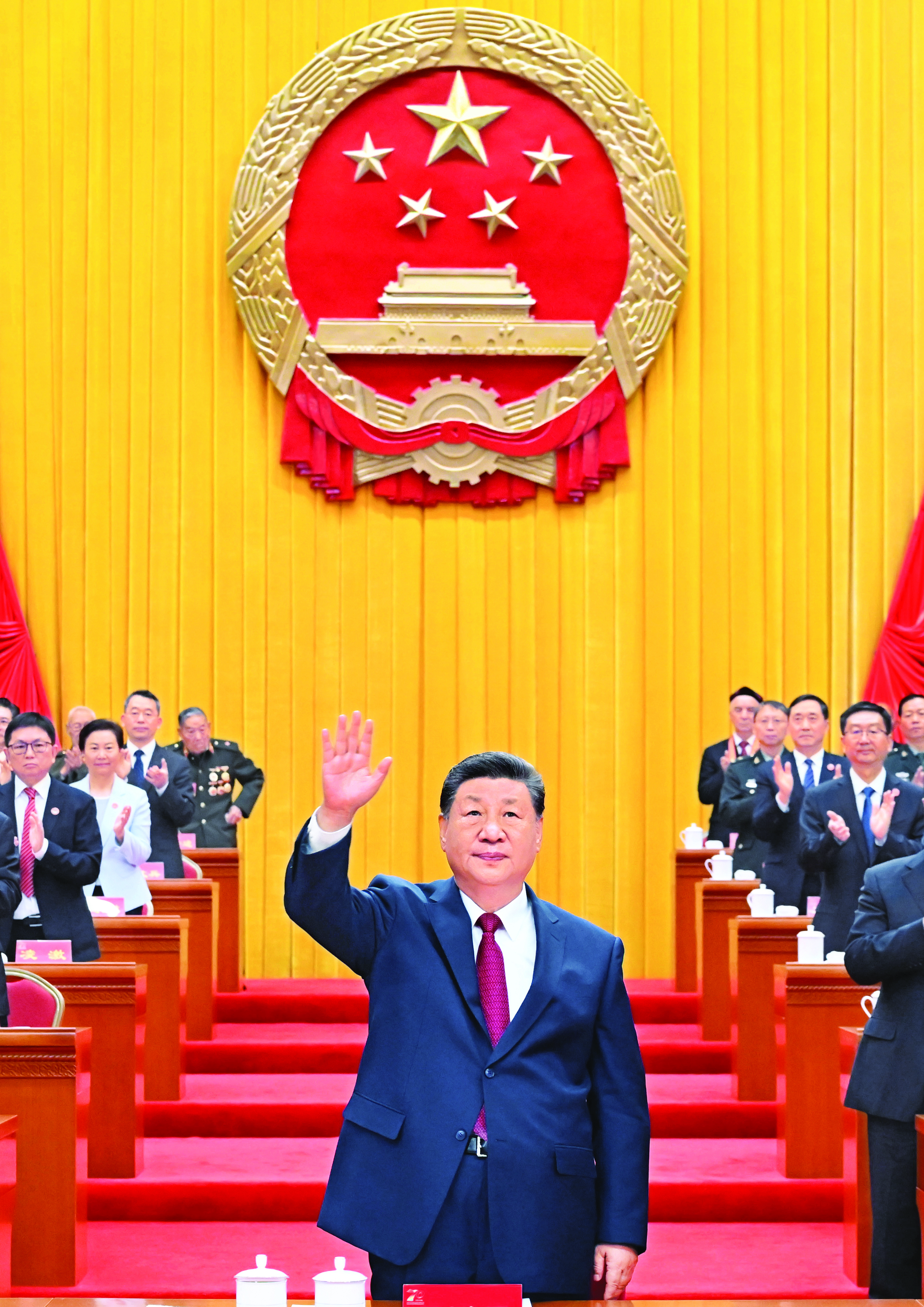     9月25日上午，新疆维吾尔自治区成立70周年庆祝大会在新疆人民会堂隆重举行。中共中央总书记、国家主席、中央军委主席习近平出席庆祝大会。新华社发