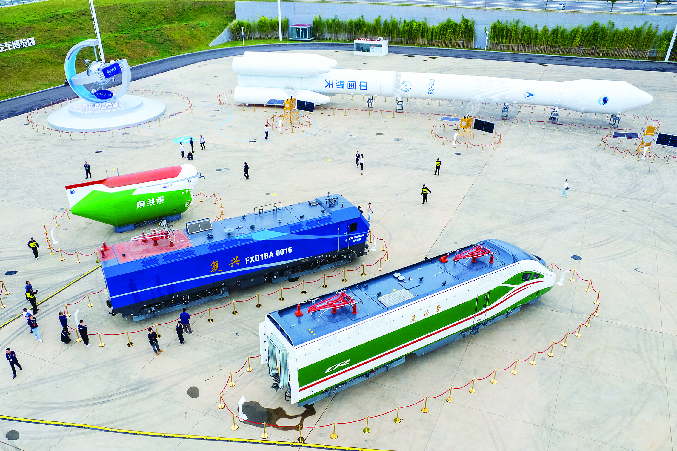     这是9月24日在株洲国际会展中心拍摄的第四届北斗规模应用国际峰会户外展示区（无人机照片）。新华社发