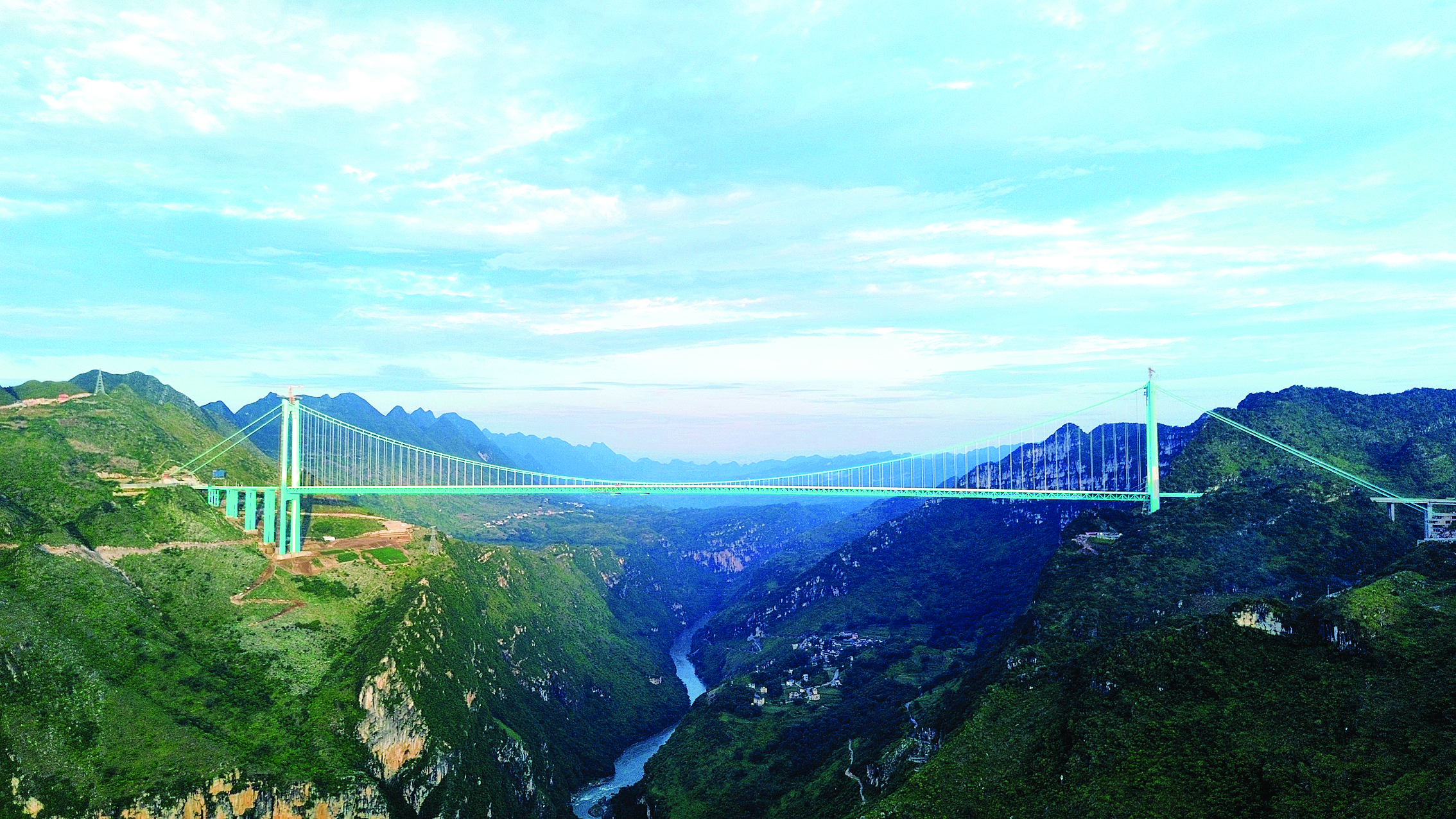     新的“世界第一高桥”9月28日通车。