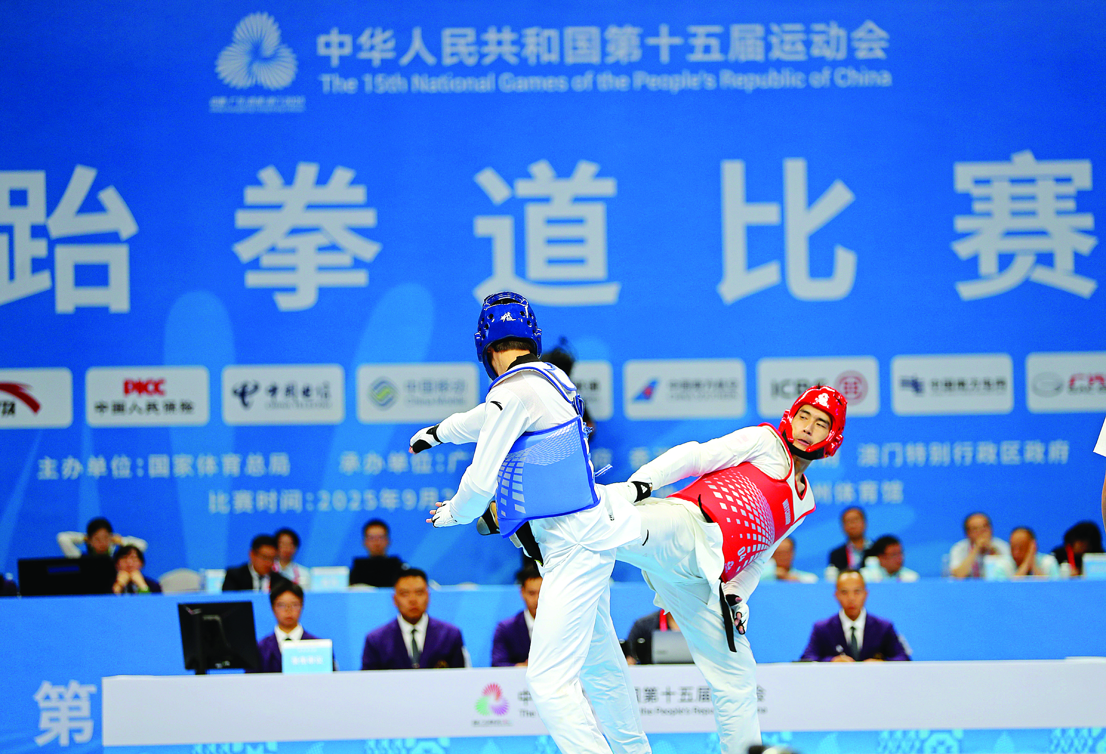     男子80公斤级决赛现场。惠州日报记者杨建业 摄