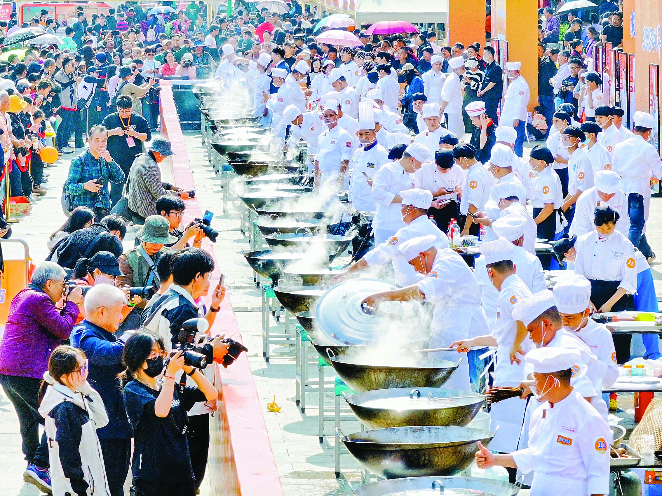     碌鹅节现场，大厨们同场竞技。