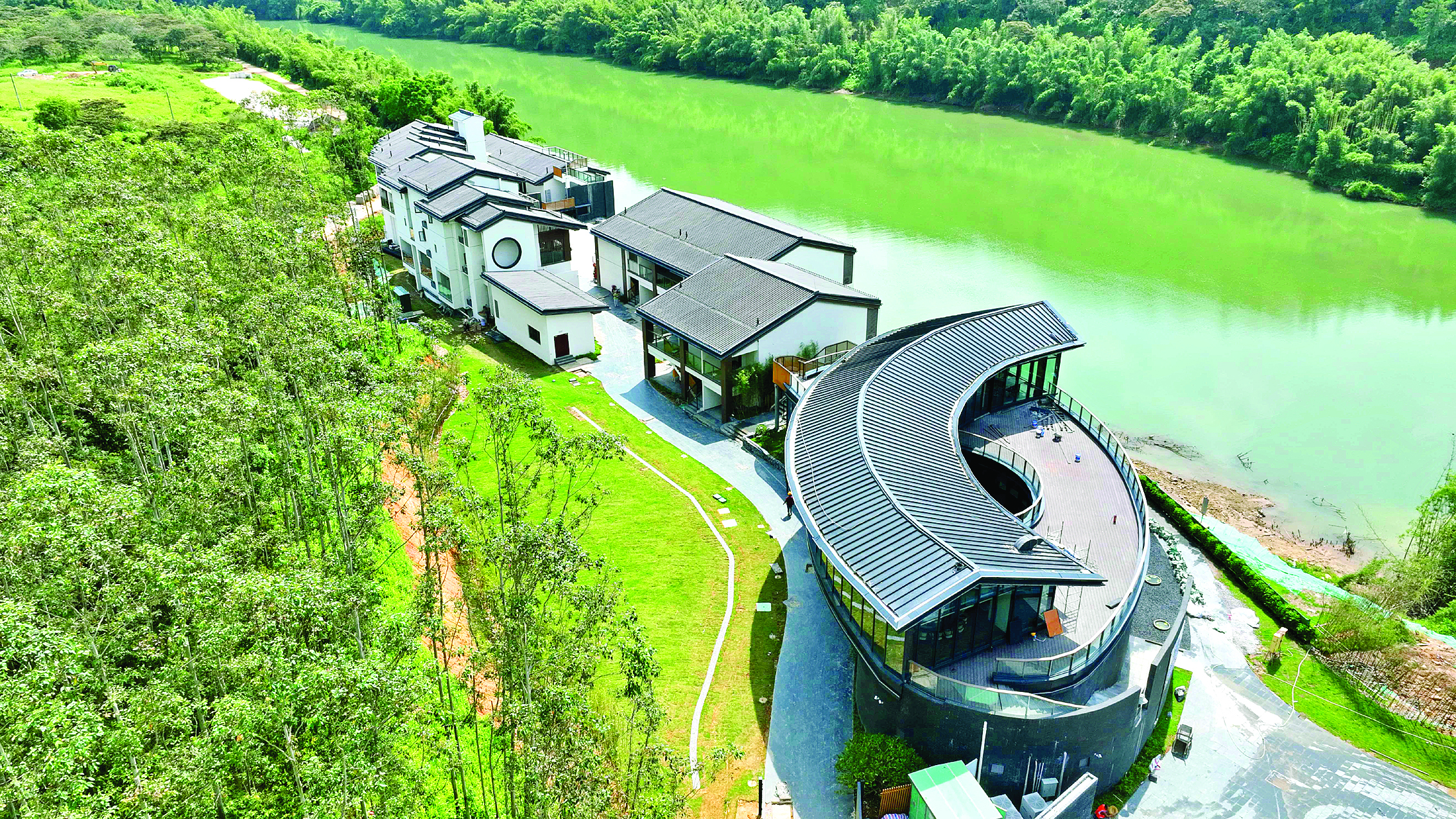     香溪湾驿站及泊心云舍民宿。惠州日报记者杨建业 摄