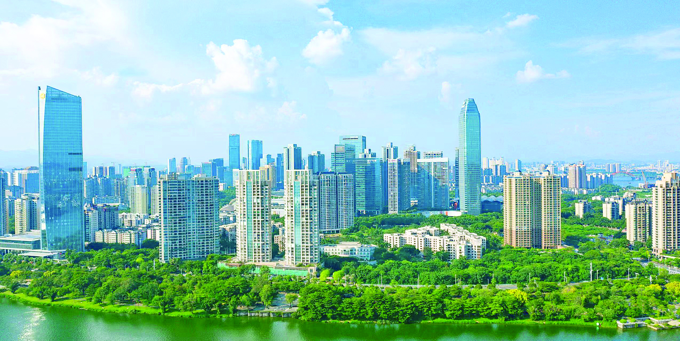     多措并举下，惠城产业和人才的双向奔赴“开花结果”。这是航拍市区一角。