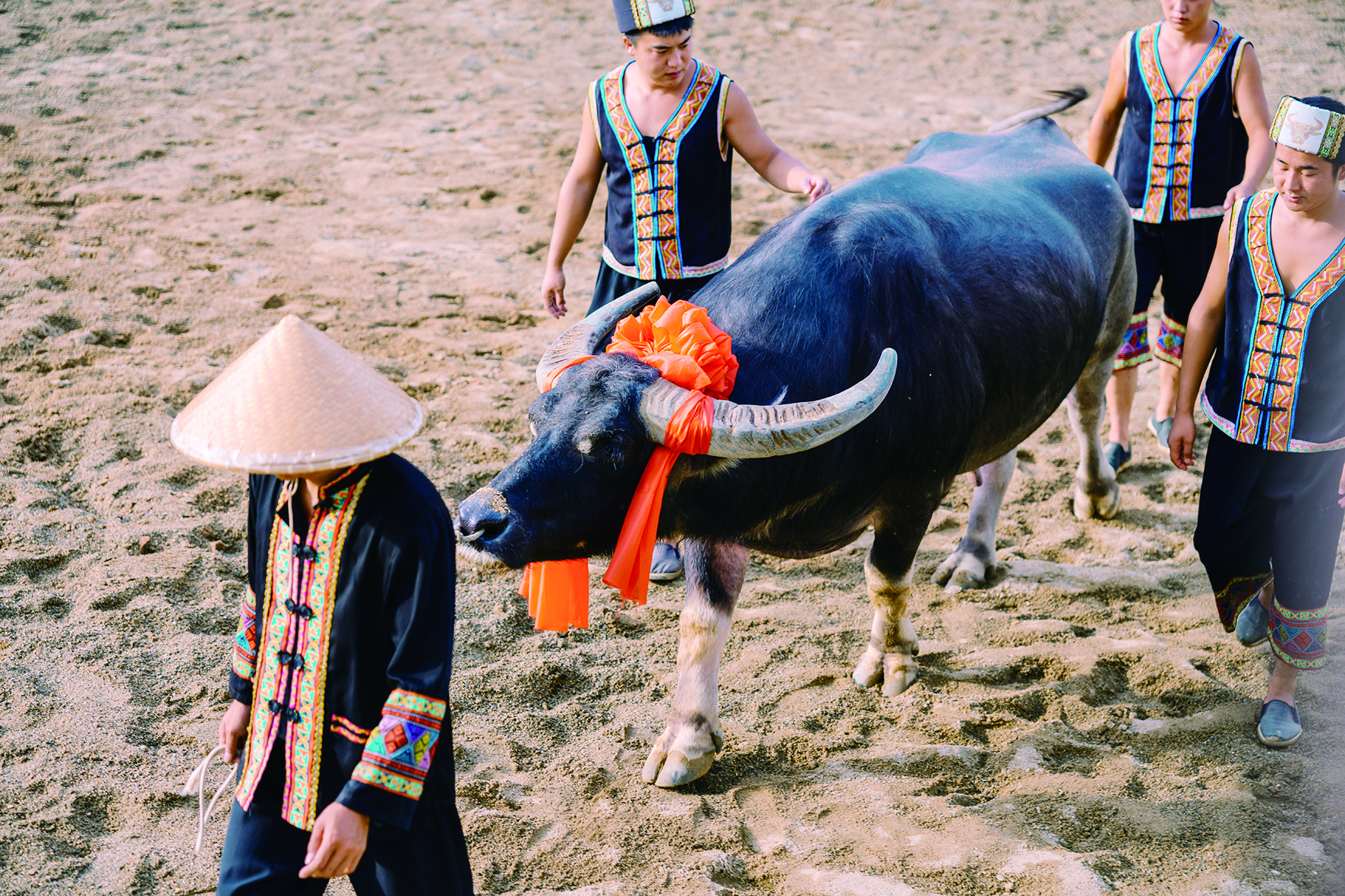     探秘广西独特民俗风情。