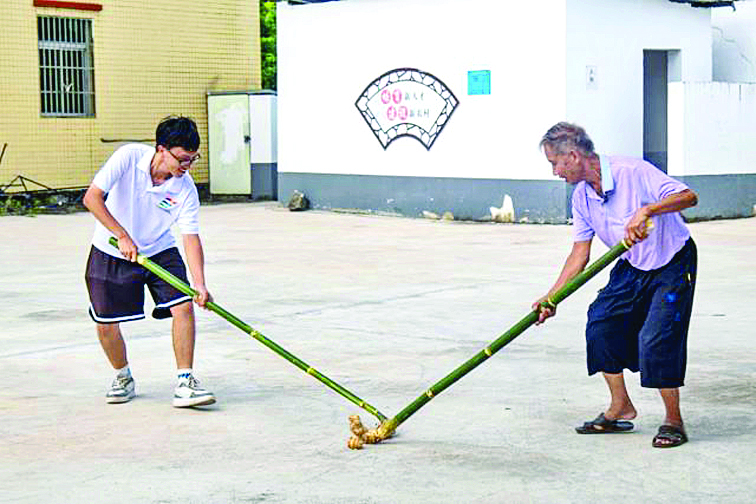     潼湖打椭是当地流传500余年的传统民间游艺。