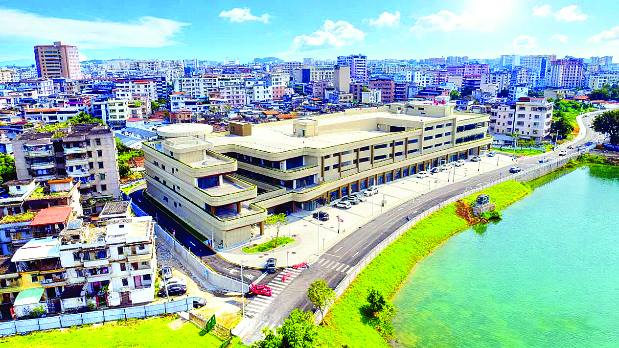     新建的葫芦岭停车场。