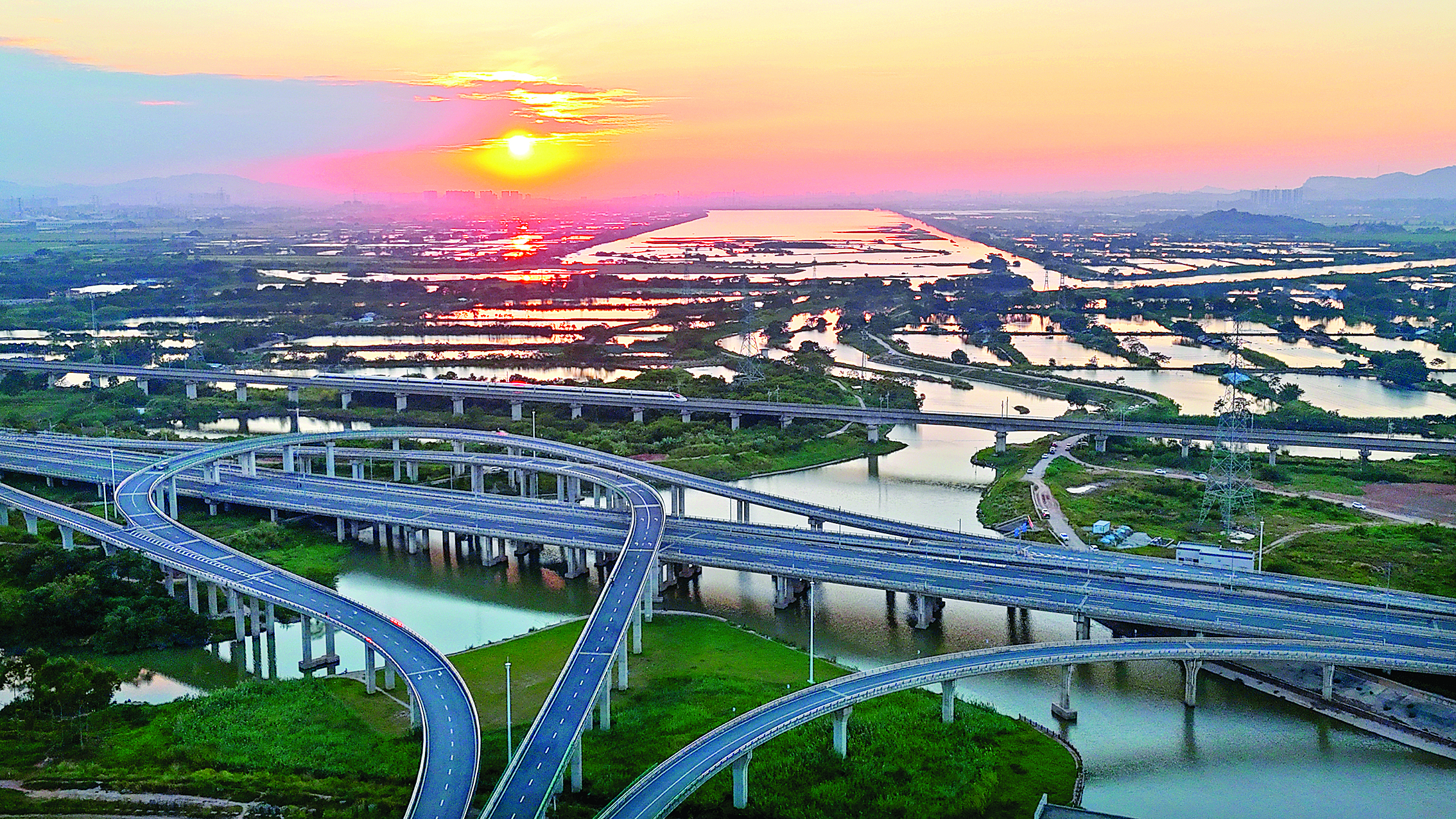     夕阳下的惠州潼湖国家湿地公园。  惠州日报记者王建桥 摄