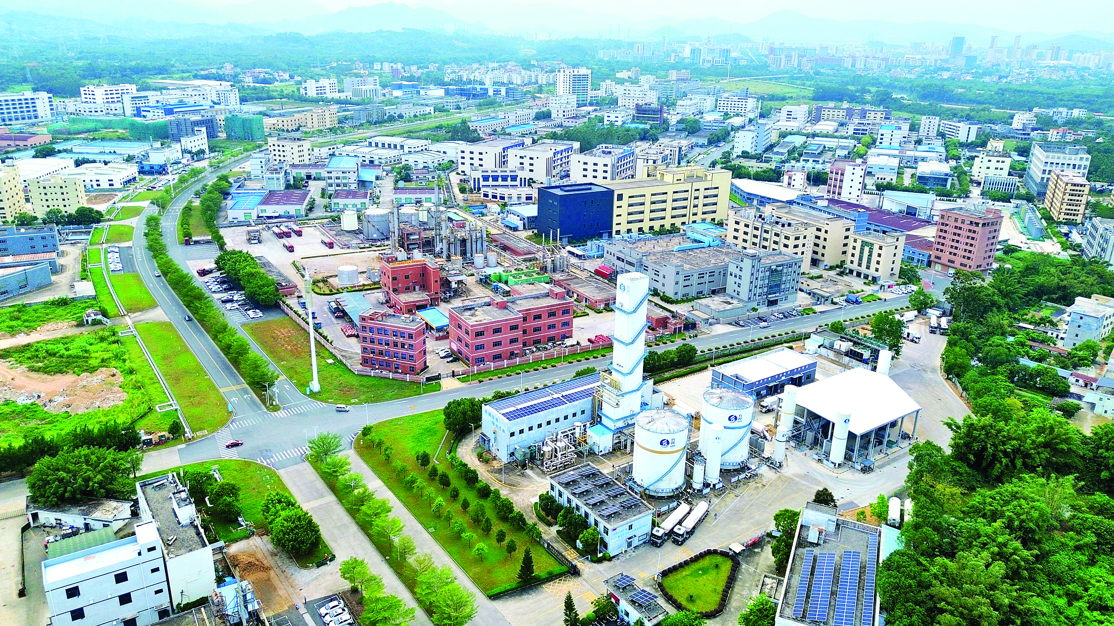     惠阳区的“乡村著名行动”为产业发展注入强大动力。图为惠阳区新材料产业园内的新命名道路。