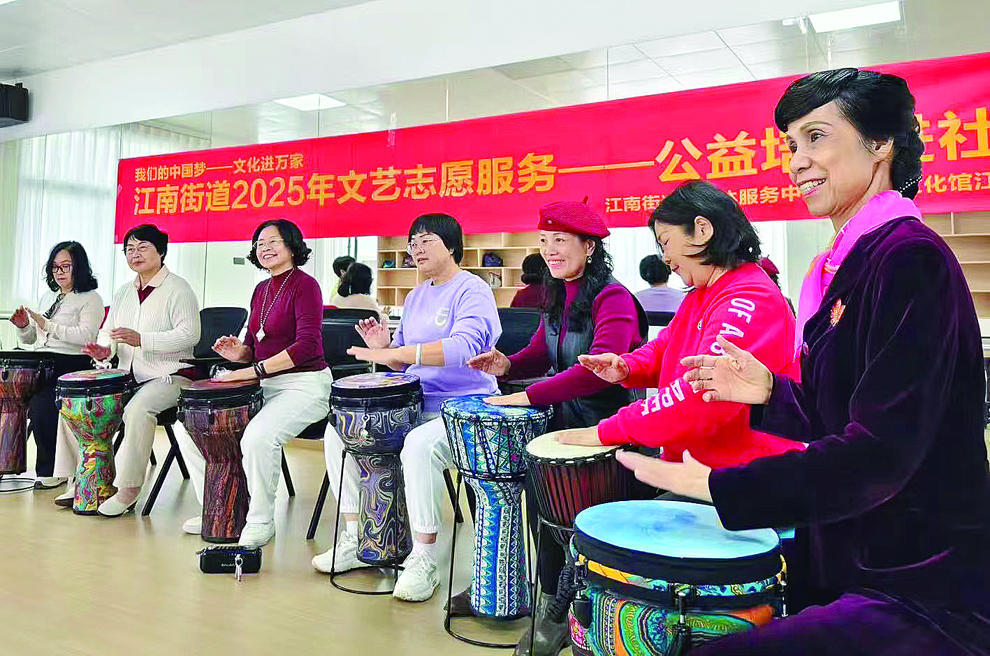     丰富多彩的文化活动实现老有所乐。