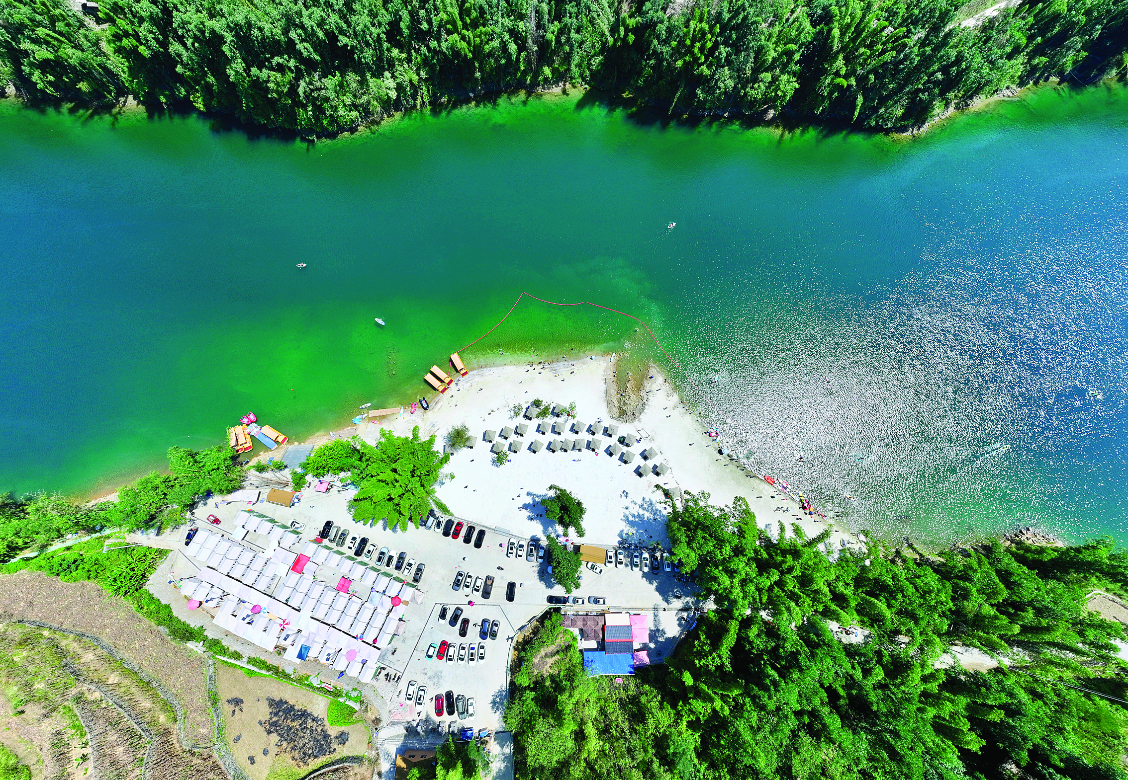 <p>    坝盘村桨板码头。</p>