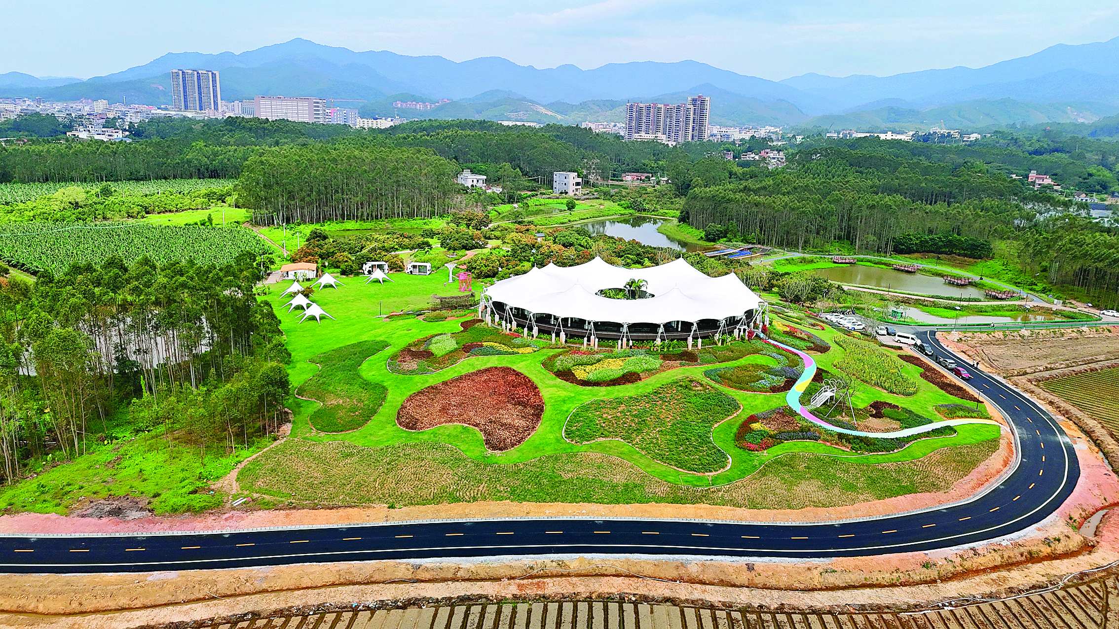 <p>    山夏农场集观光、采摘、餐饮于一体，让游客更有体验感。</p>