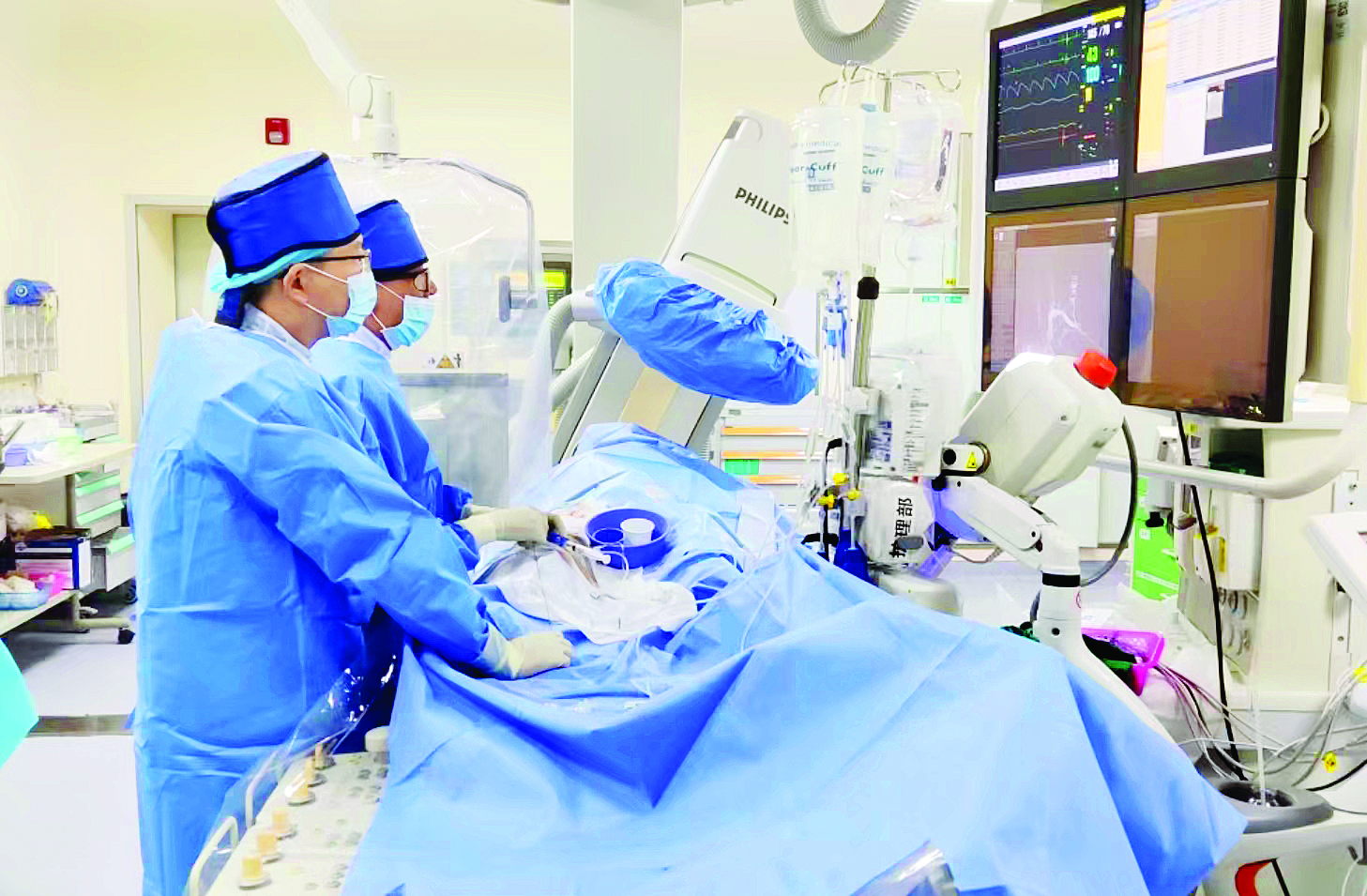     中山大学附属第一医院与惠东县人民医院联合实施手术。