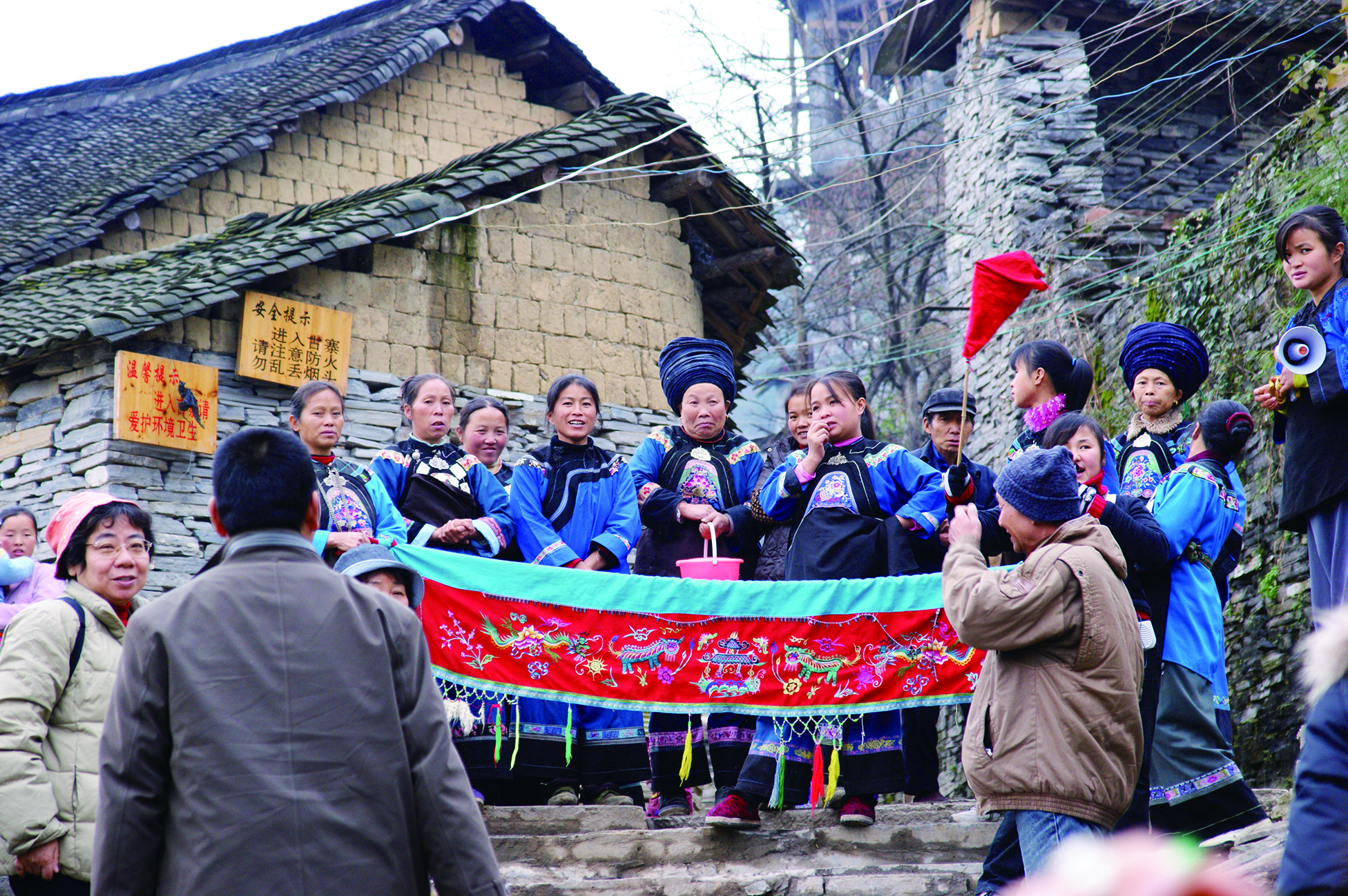     在边城茶峒感受湘西古镇的淳朴与静谧。