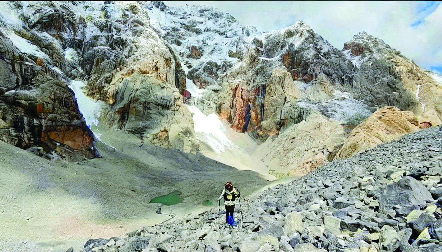 <p>    2022年，丘女士在新疆乌孙古道徒步。</p>