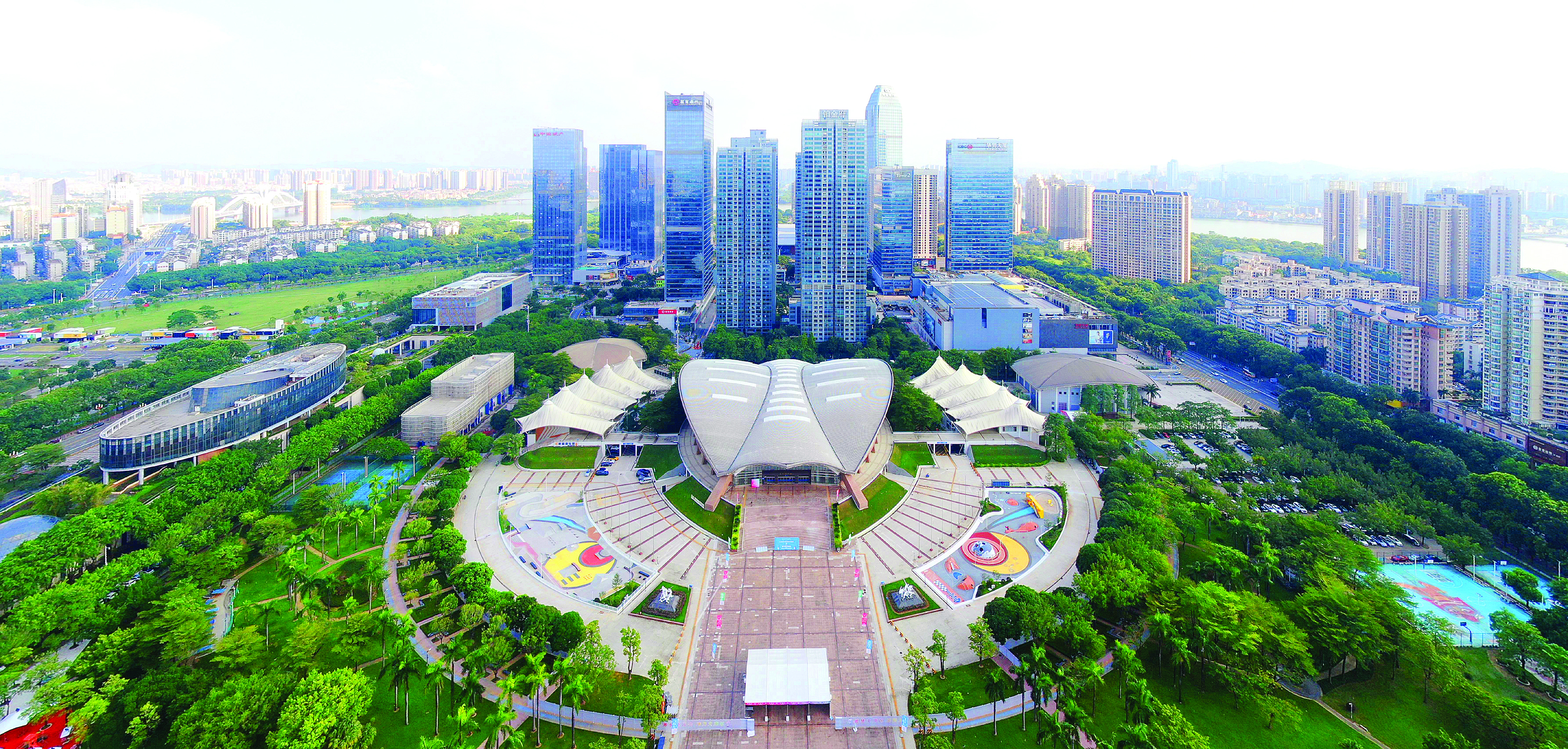     惠州电信为十五运会打造的高速网络与积累的宝贵经验赋能智慧城市建设。这是惠州体育馆。新华社发