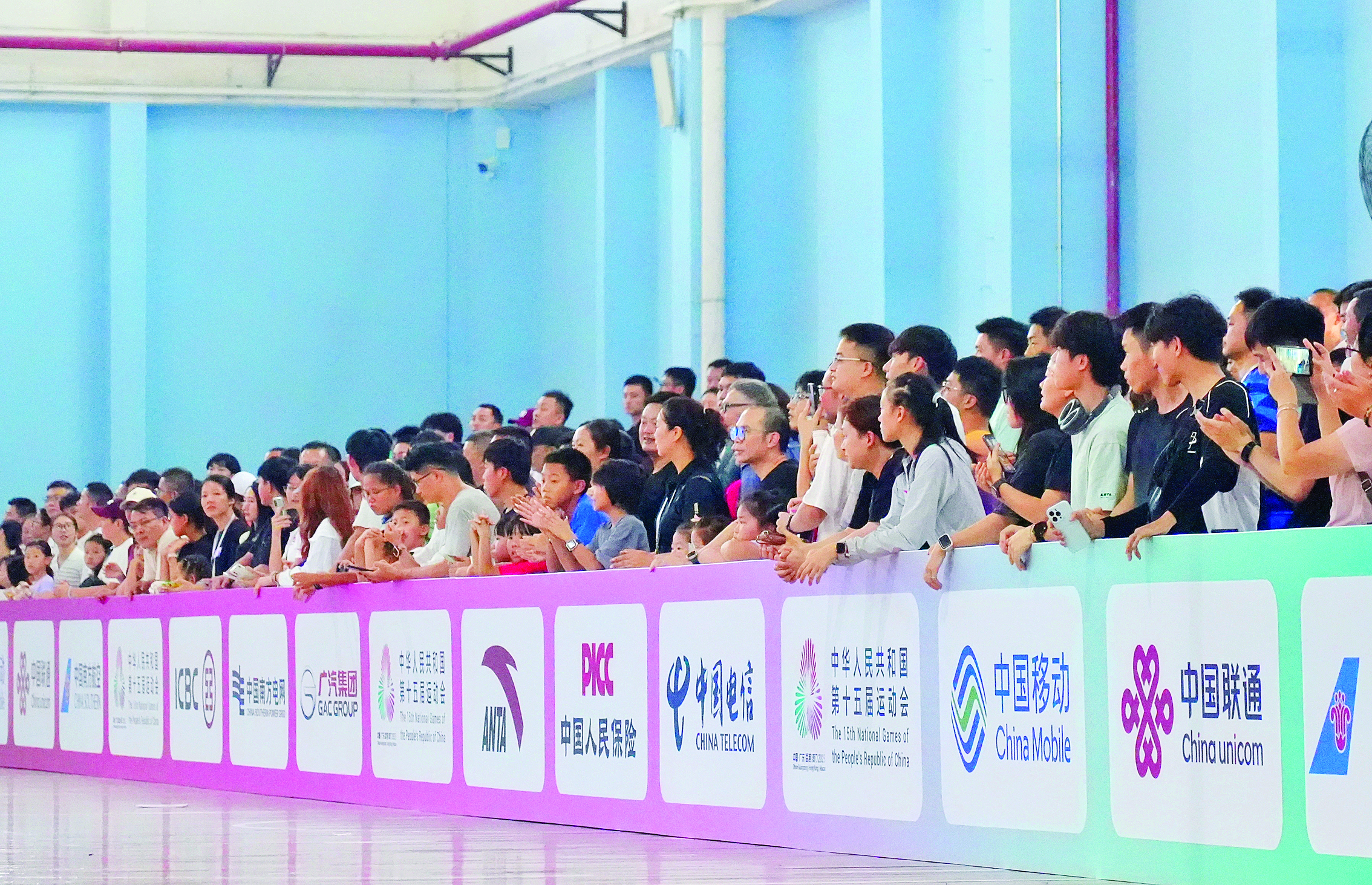 <p>    网络专项覆盖，有效保障赛事通信。惠州日报记者朱金赞 摄</p>