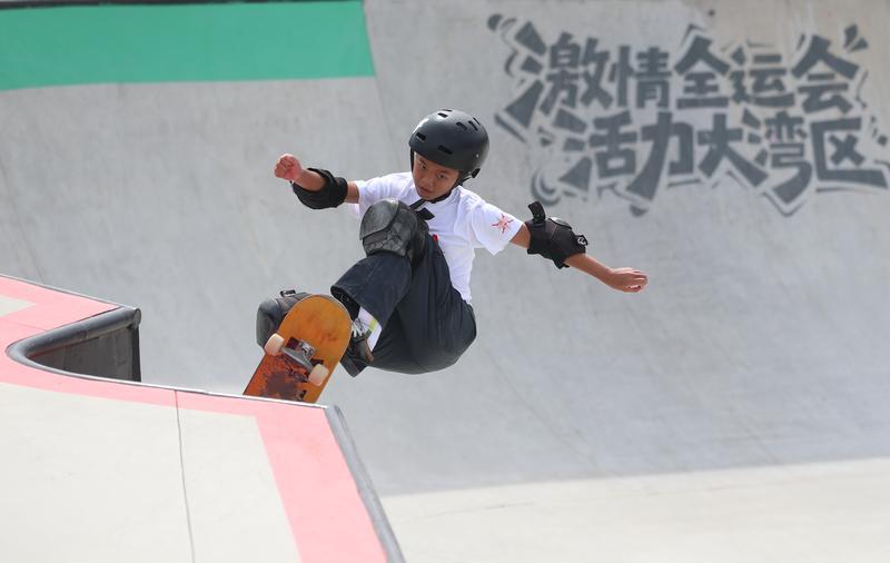 <p>    邹明珂</p>