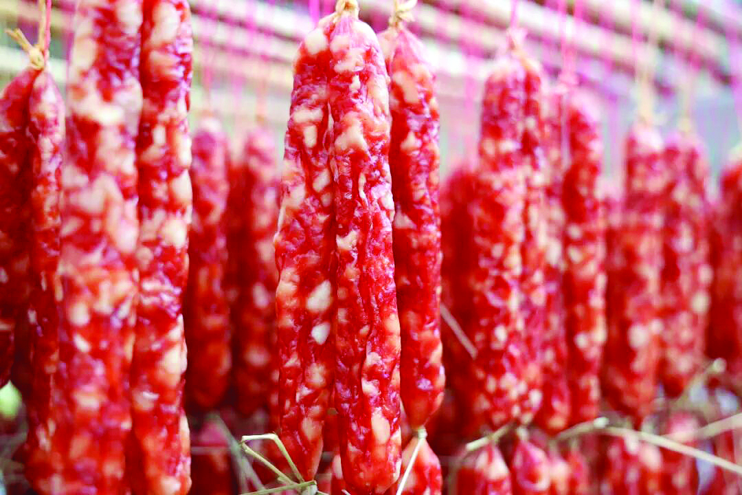     腊肠成品。园洲镇提供