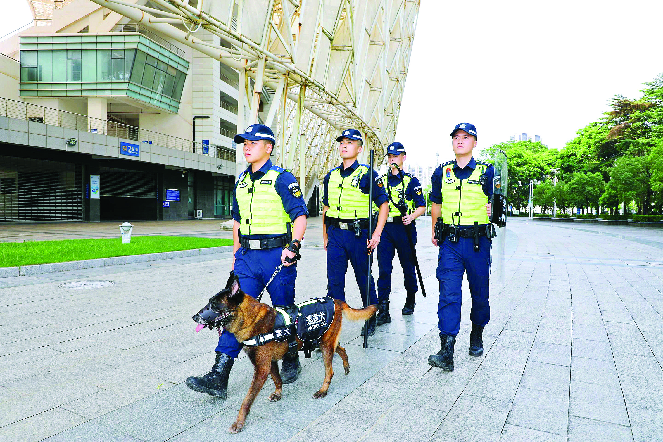     惠州公安开展十五运会和残特奥会社会面防控“百日行动”，强化巡逻检查。