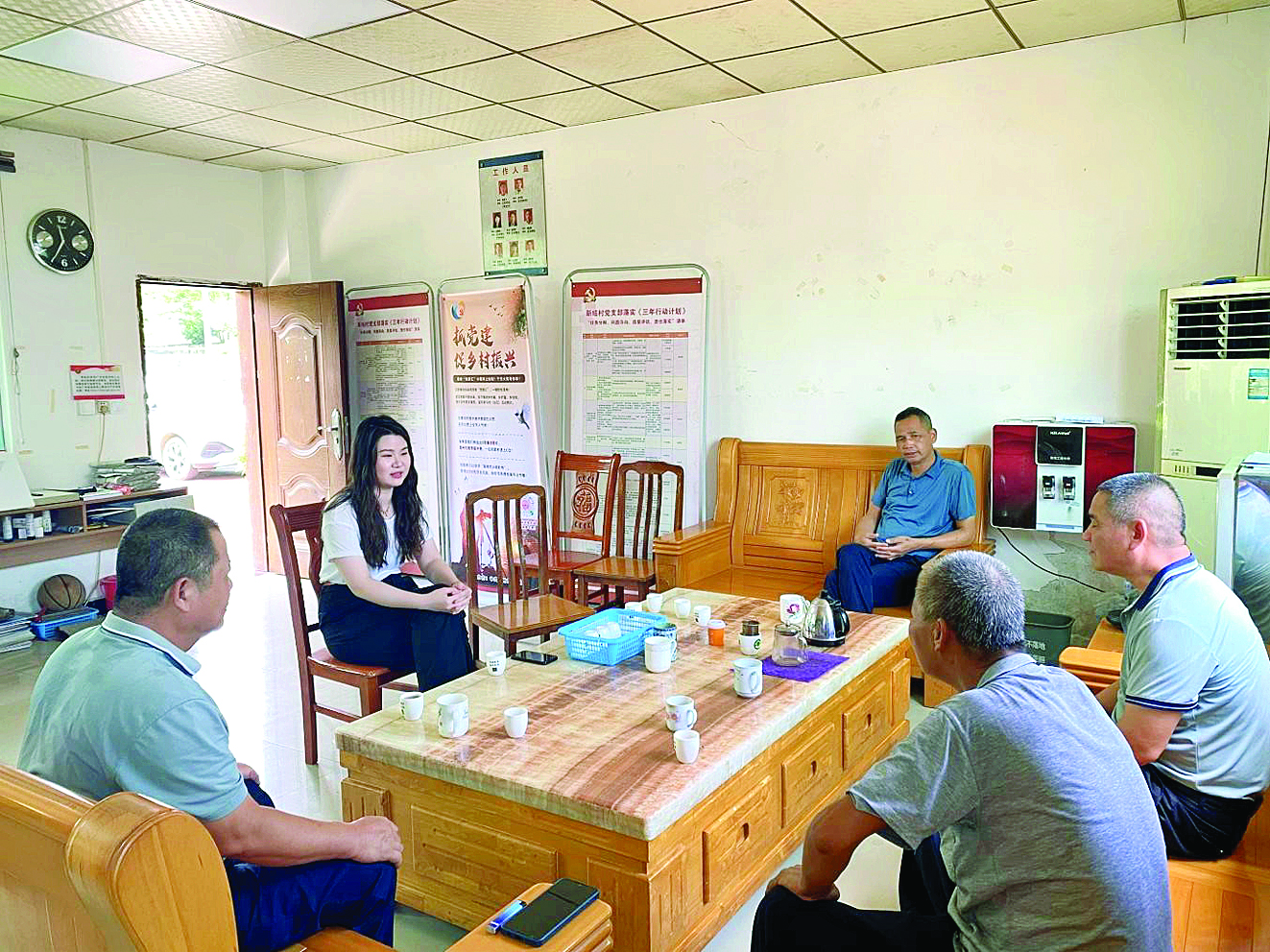     罗阳街道村（社区）法律顾问团队成功调处新结村历史遗留的山林承包合同纠纷。