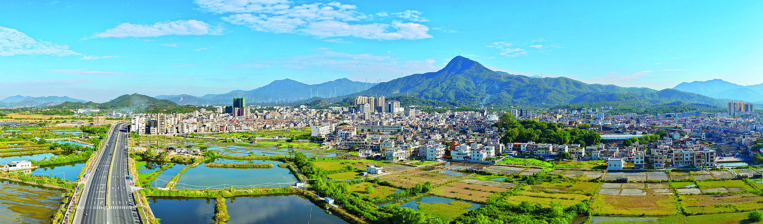    稔山镇交通便利，腹地空间在稔平半岛居首位，具有“枢纽”“腹地”优势。