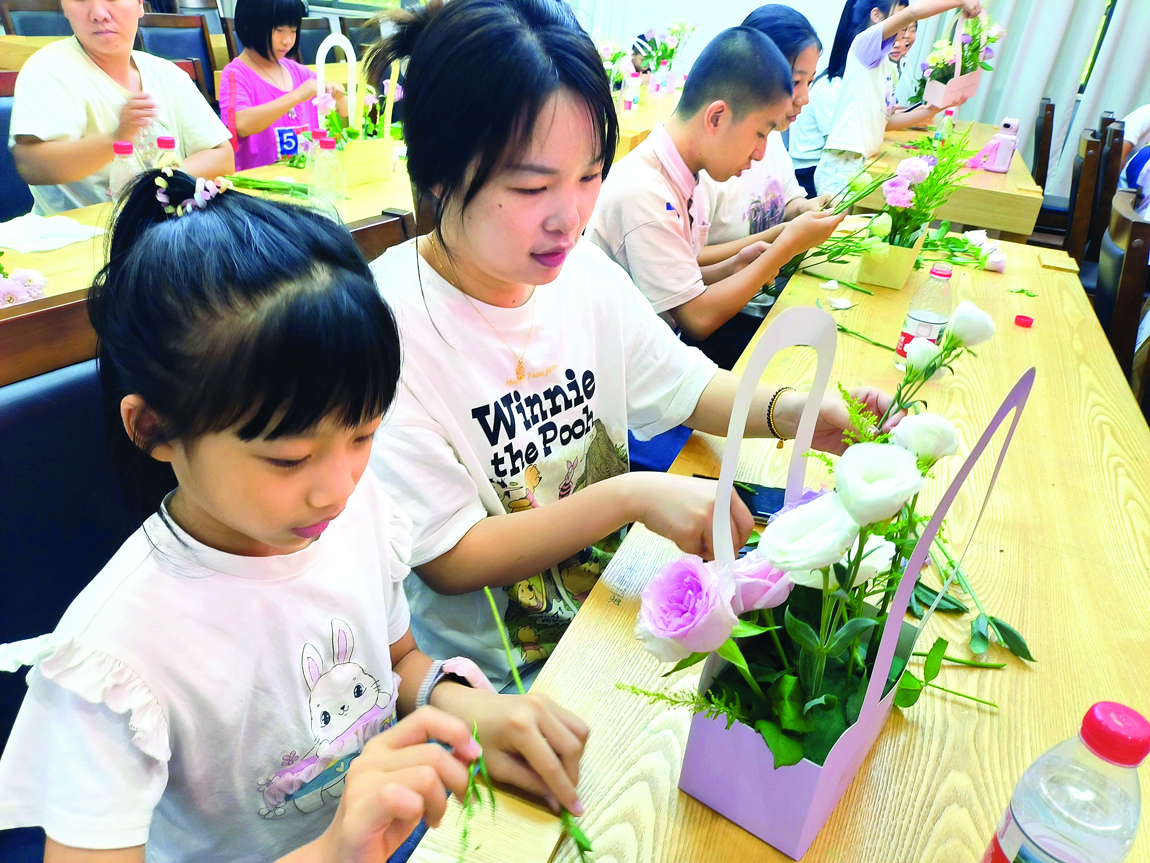     西区街道樟浦村举行亲子心理活动。