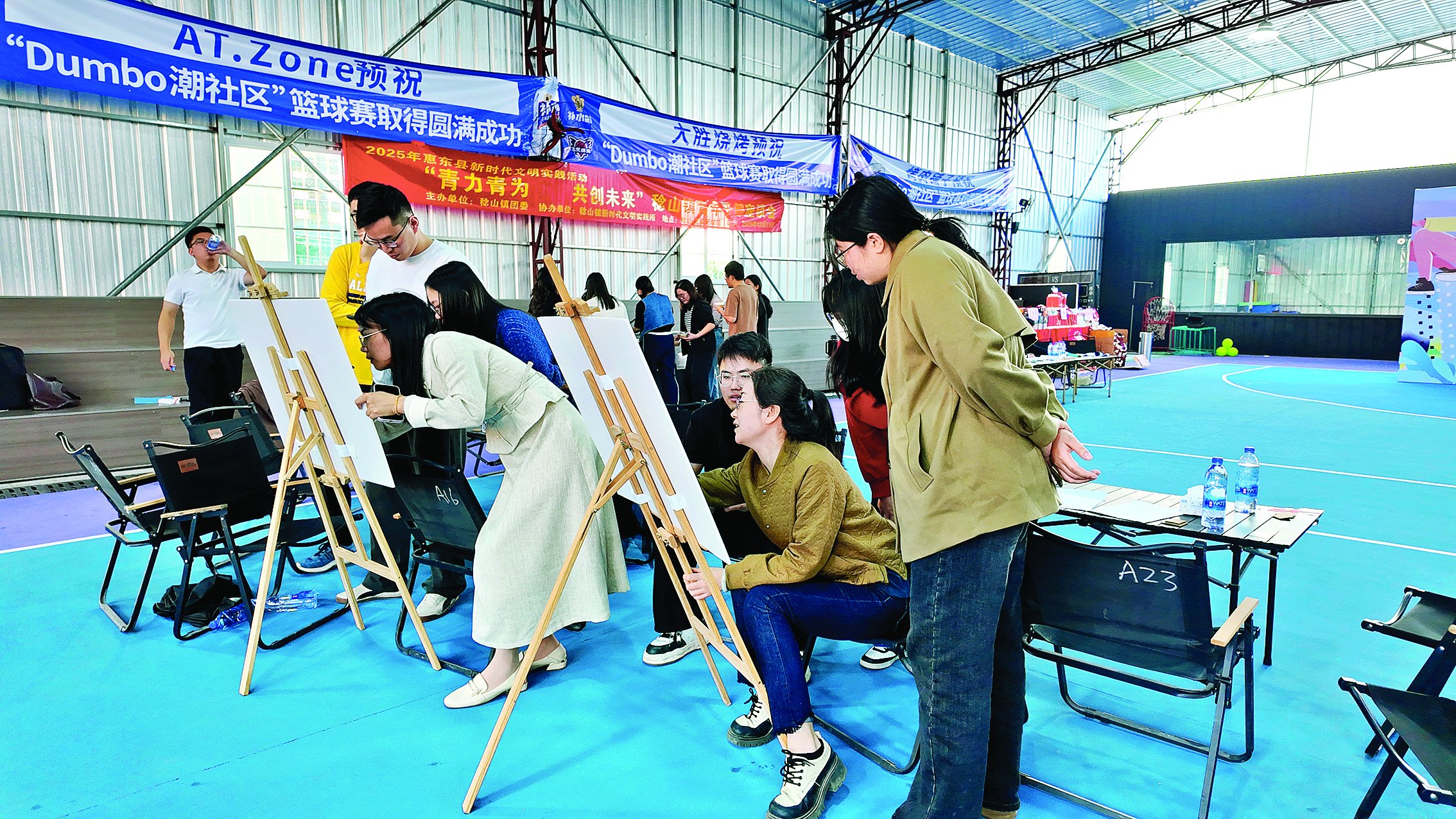     青年干部围绕议题展开头脑风暴。惠州日报记者洪鹊儿 摄