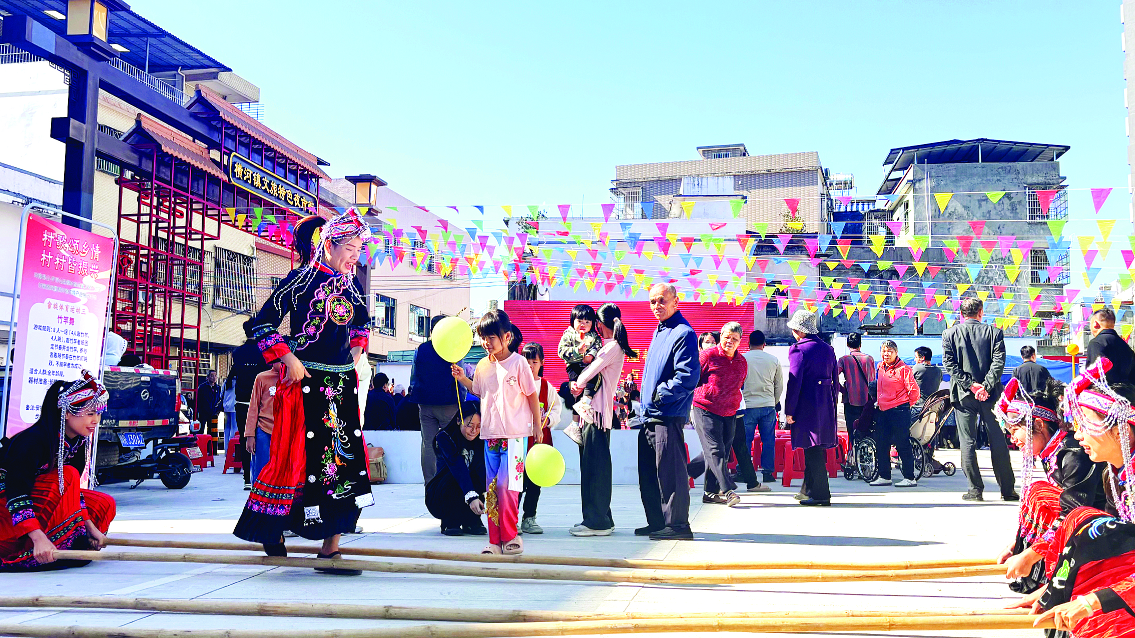     横河镇农特产品展销活动人气旺。 惠州日报记者李燕文 卢泓宇 摄