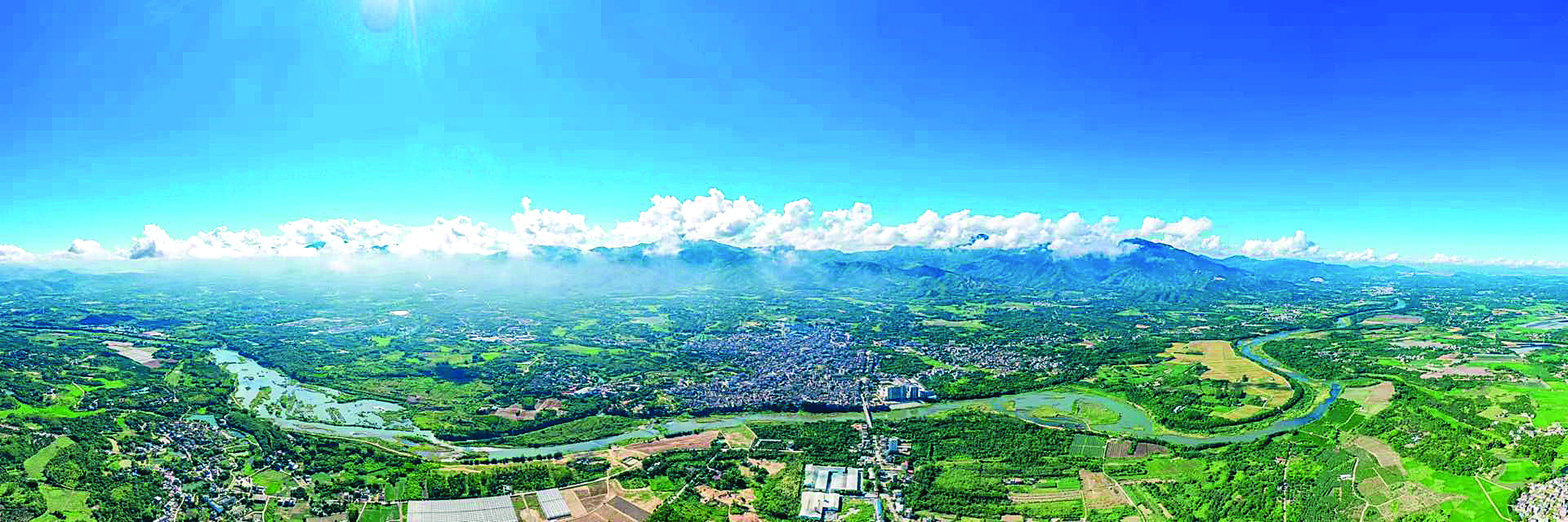     依托独特的自然禀赋，多祝镇全力推进“百千万工程”，一幅农业强、乡村美、文旅热、产业旺的发展新画卷徐徐展开。图片由多祝镇提供