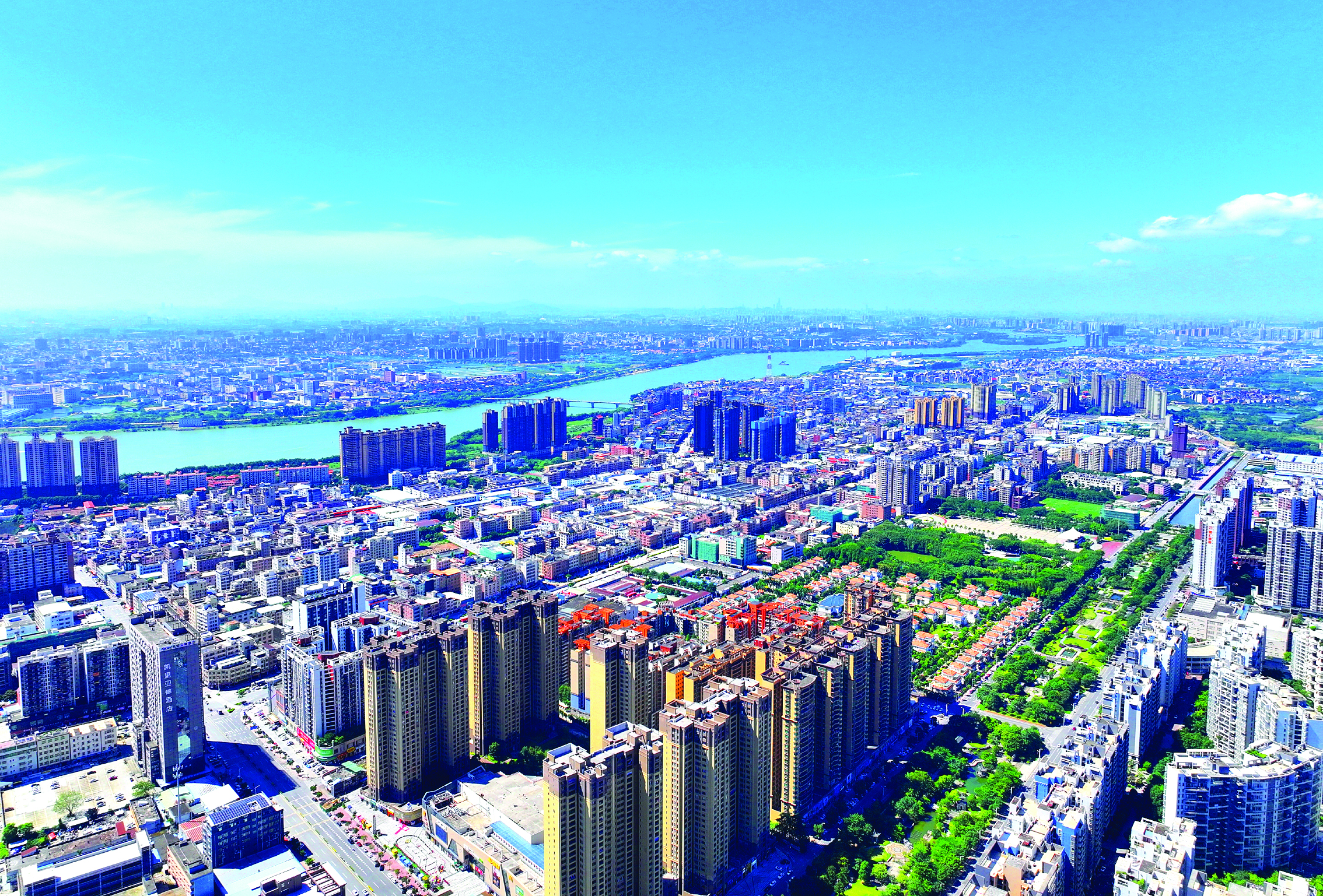     园洲镇坚持实体经济为本、制造业当家，增强发展新动能。